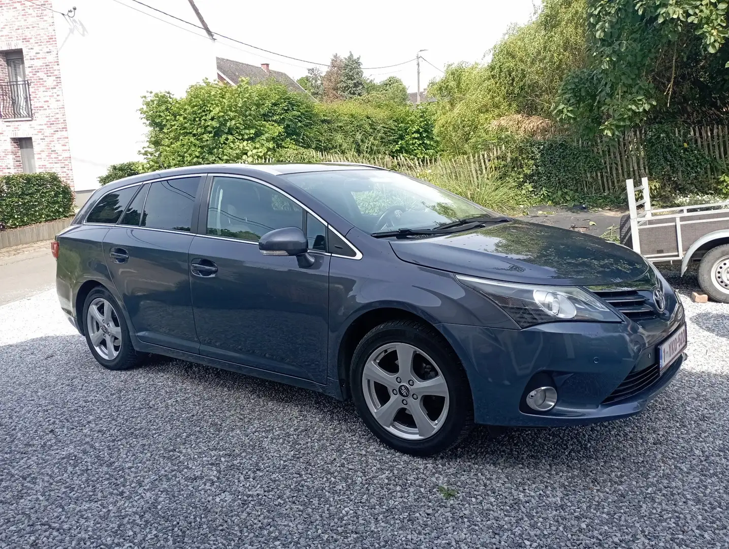 Toyota Avensis SW 124 D-4D SkyView - 2