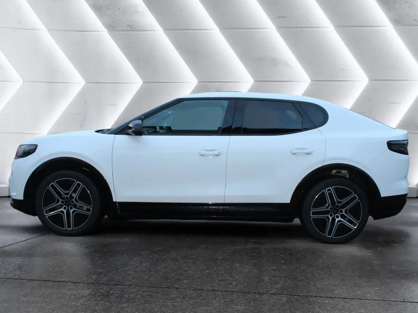 Ford Capri RWD Premium Biały - 2