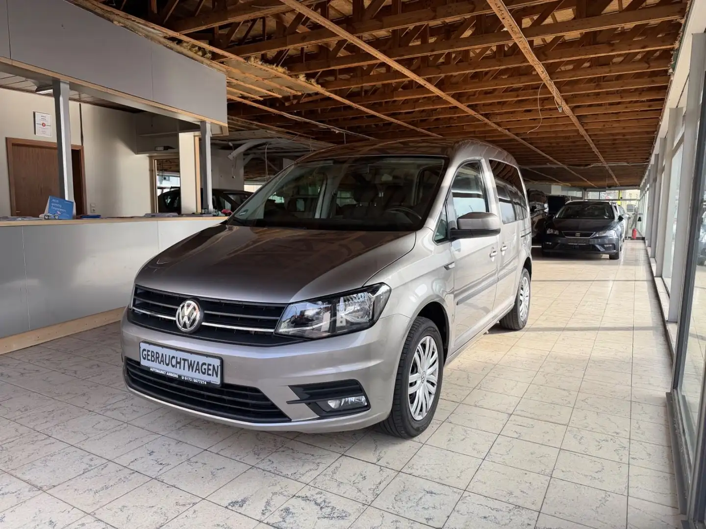 Volkswagen Caddy *ROLLSTUHLRAMPE AMF-BRUNS*SHZ*PDC*KLIMA* Beige - 1