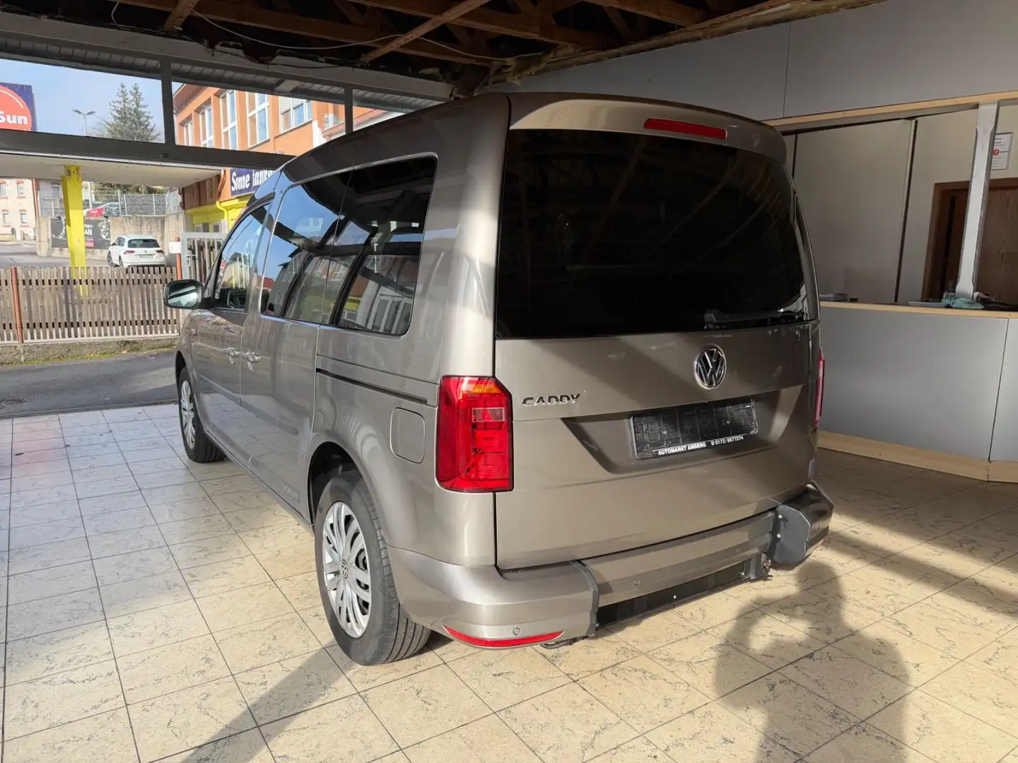 Volkswagen Caddy *ROLLSTUHLRAMPE AMF-BRUNS*SHZ*PDC*KLIMA* Beige - 2