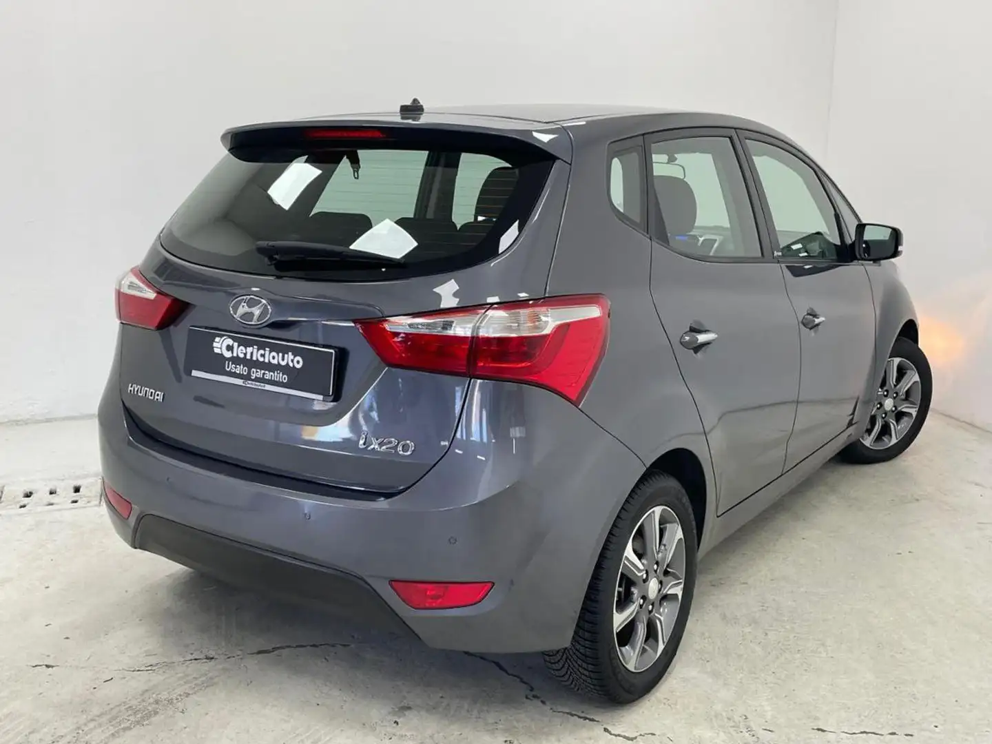 Hyundai iX20 1.4 90 CV XPossible Gris - 2