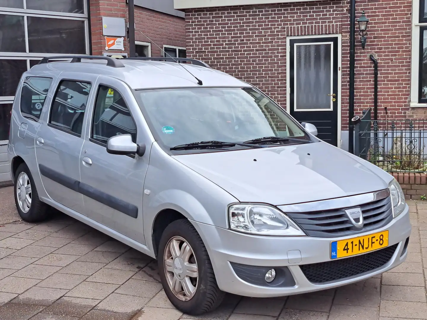 Dacia Logan MCV 1.6 Blackline 7 persoons/Trekhaak Gris - 2