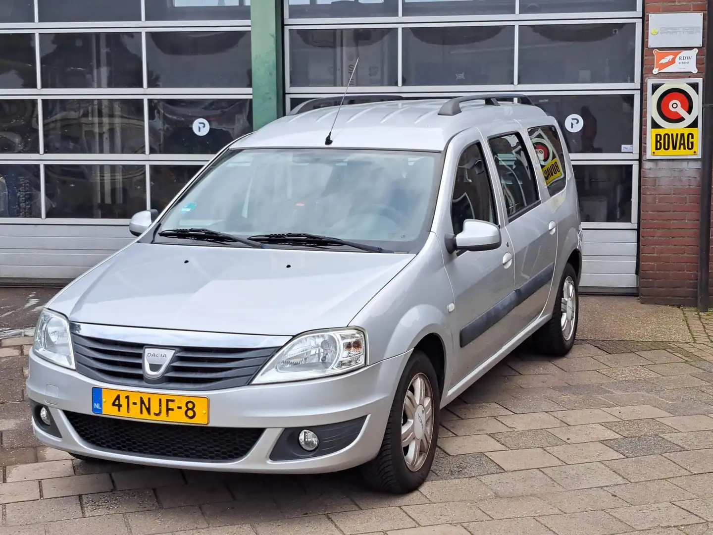 Dacia Logan MCV 1.6 Blackline 7 persoons/Trekhaak Gris - 1
