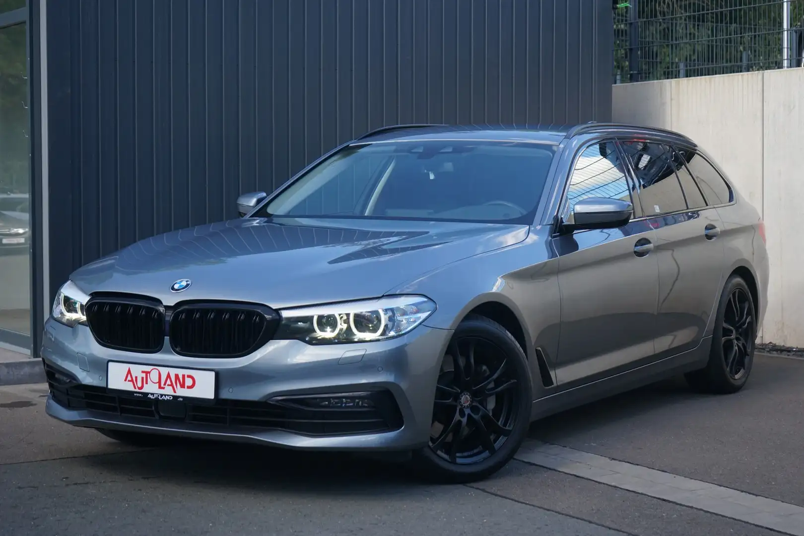 BMW 525 525d Sport Line Klimaaut. LED Navi ACC Teilleder Blau - 2