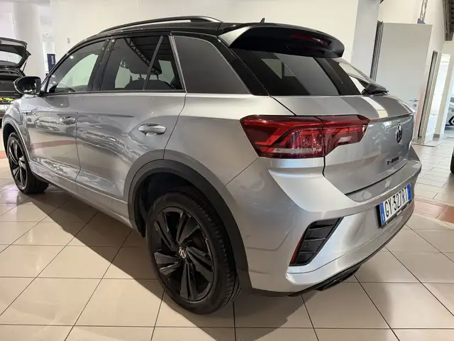 Volkswagen T-Roc view 3