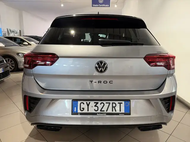 Volkswagen T-Roc view 4