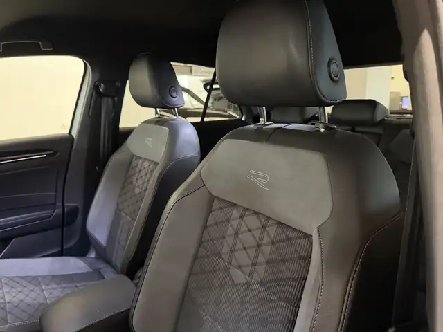Volkswagen T-Roc view 10