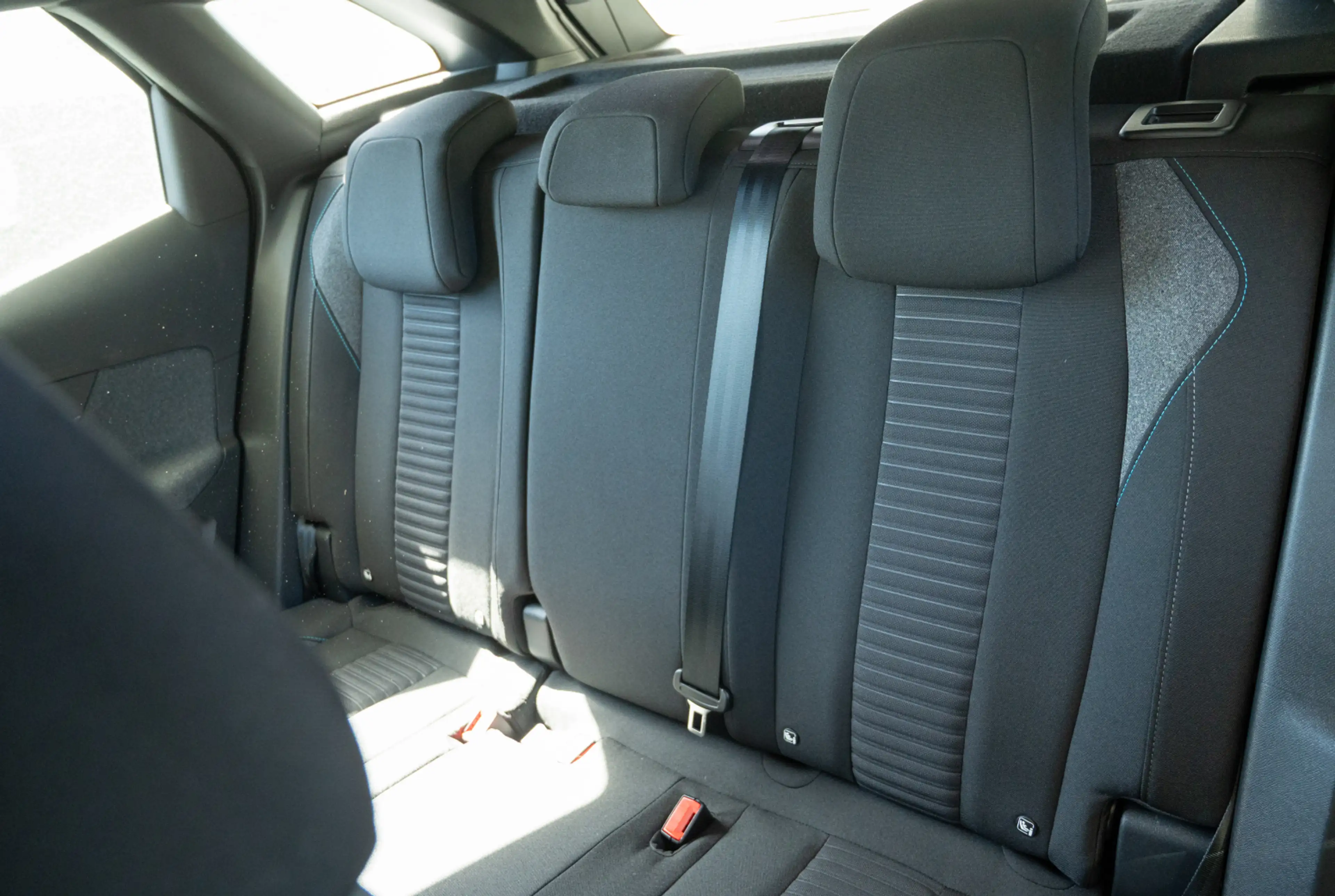 Peugeot 3008 Active Pack 1.2 Hybrid 136 e-DSC6 *GW-TOP-DEAL* *INVENTUR-SALE* — photo 5