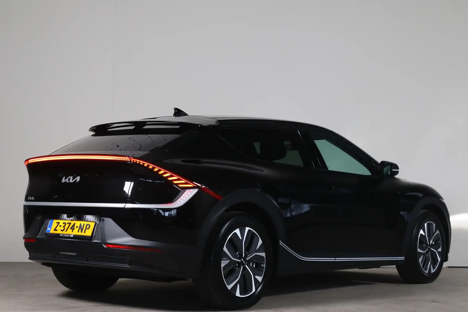 Kia EV6 Light Edition 58 kWh SOH 100% NL-Auto!! Stuur + St Schwarz - 2