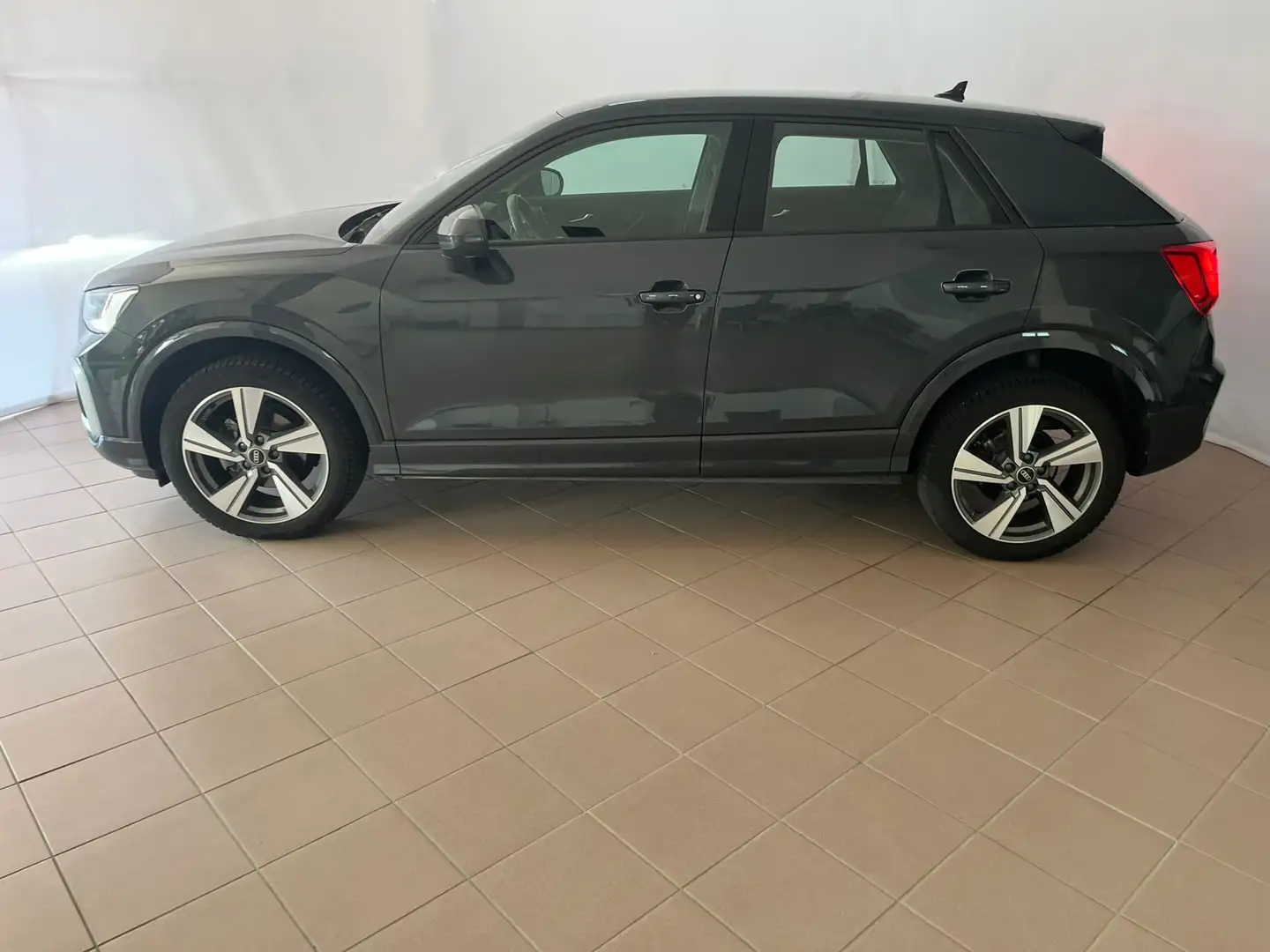 Audi Q2 Q2 I 2021 30 2.0 tdi Admired s-tronic Szürke - 2