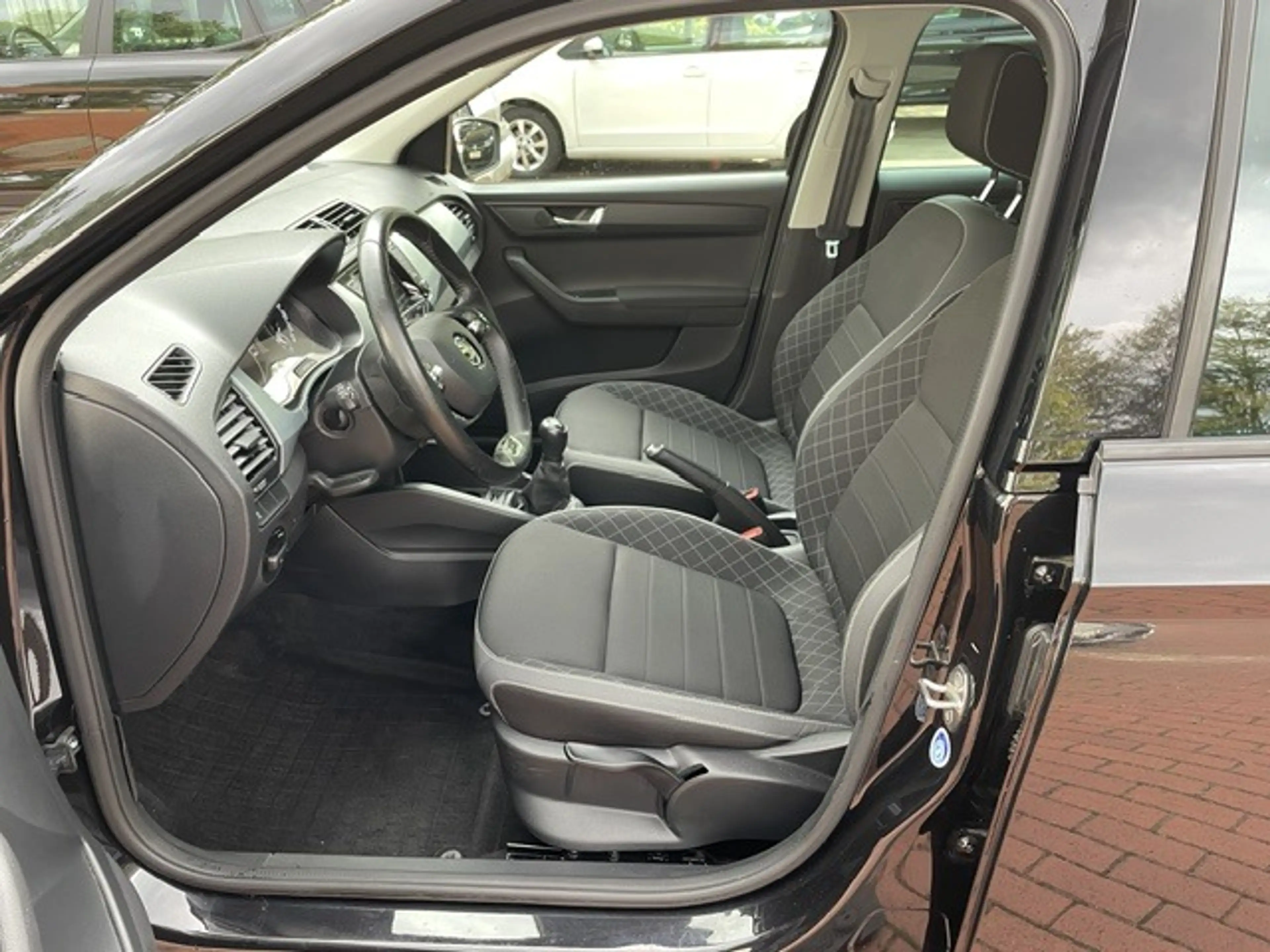 Skoda Fabia Kombi Ambition1.0TSI*Navi*DAB+*Carplay*PDC — photo 5