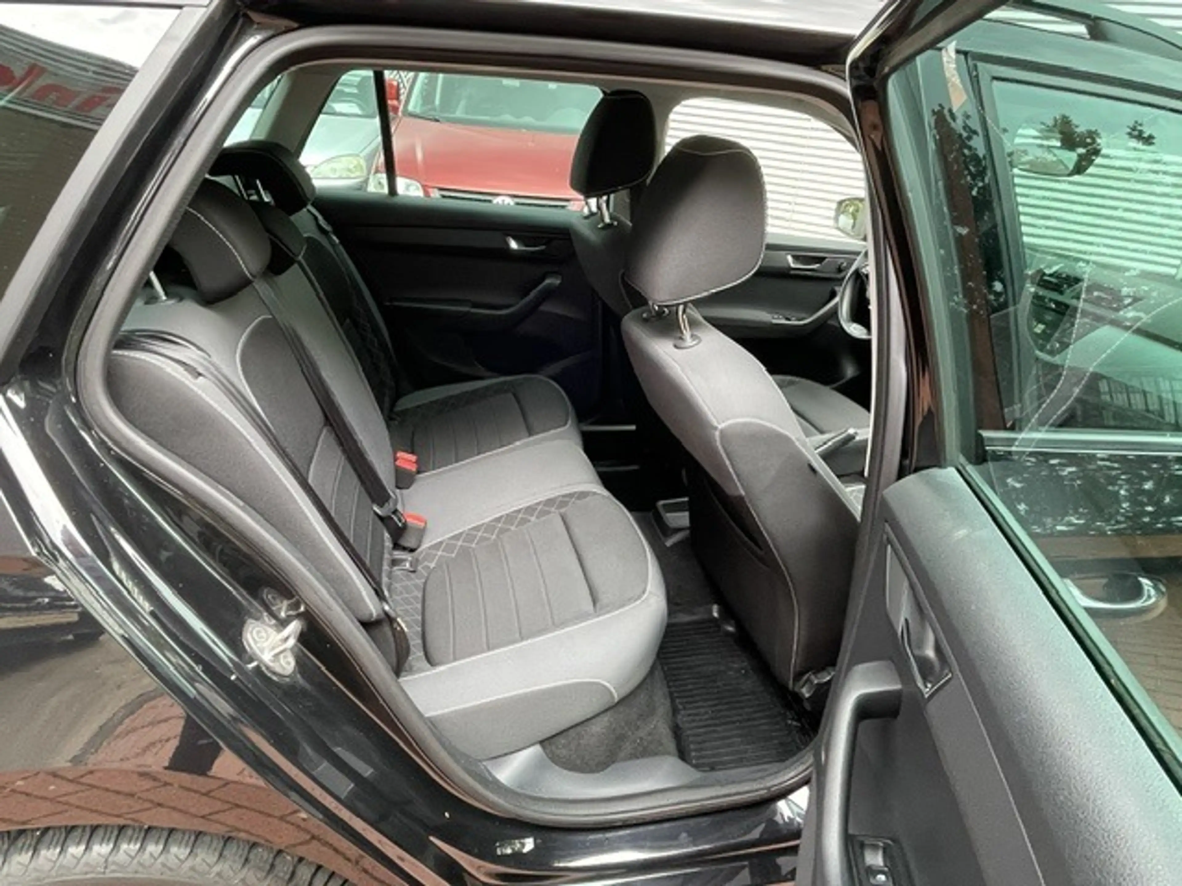 Skoda Fabia Kombi Ambition1.0TSI*Navi*DAB+*Carplay*PDC — photo 8