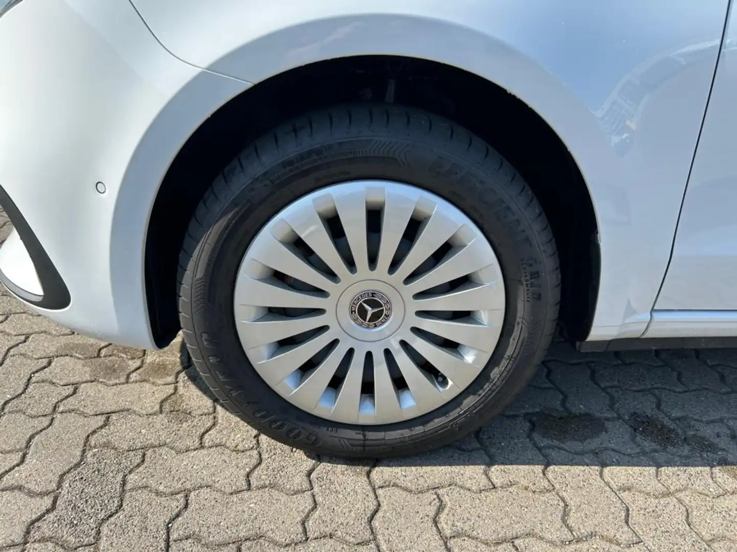Mercedes-Benz V 220 d Neues Modell 9GT+STHZG+AHK+MBUX+KAMERA Weiß - 2