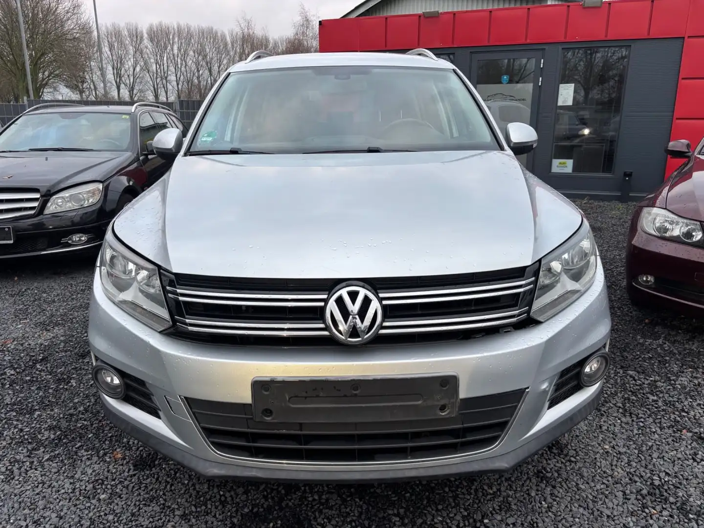 Volkswagen Tiguan Sport & Style 4Motion Silber - 2