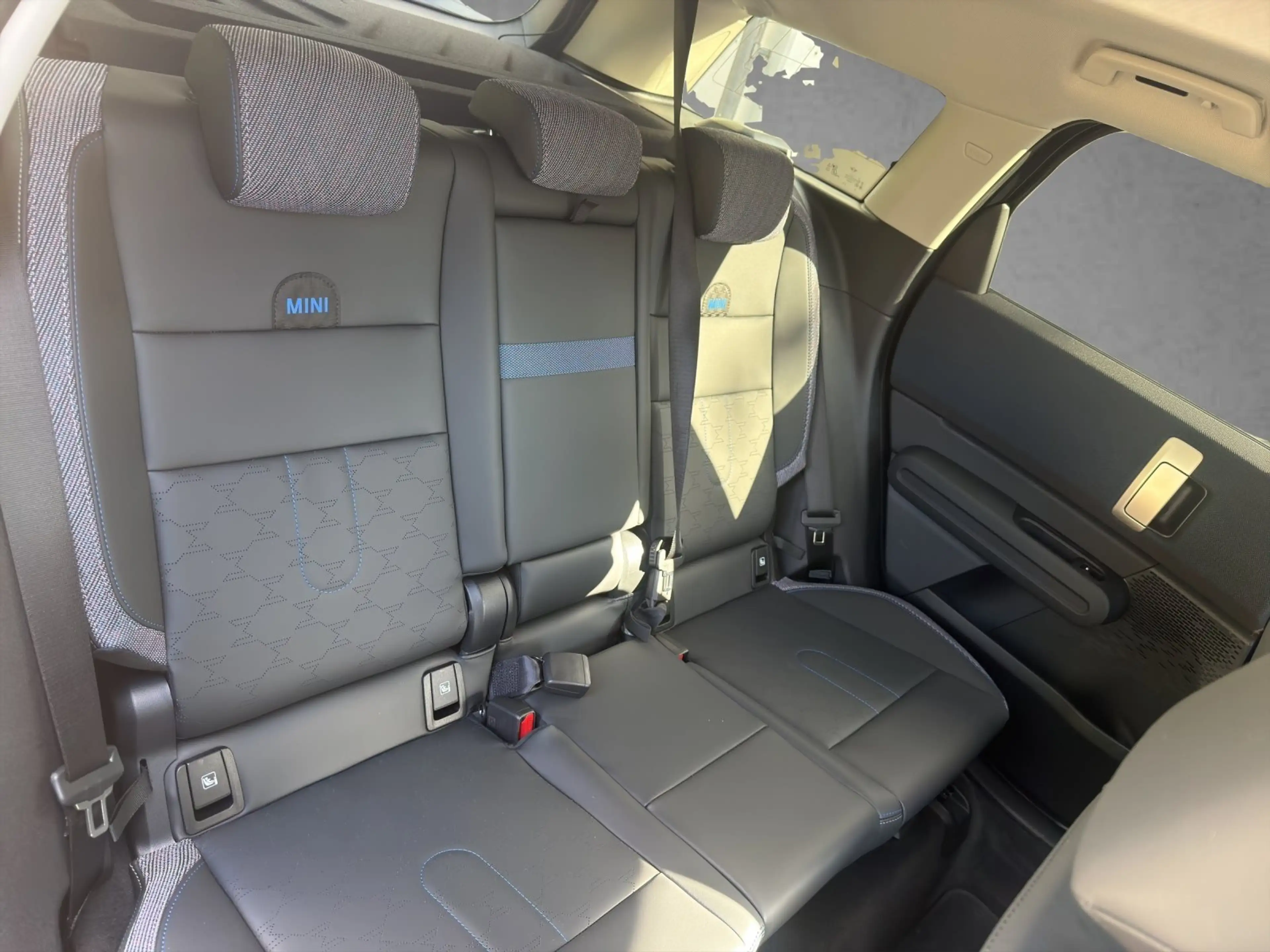 MINI Cooper S Countryman Countryman S ALL4 Classic XL AHK Pano Aktivsitze A — photo 14