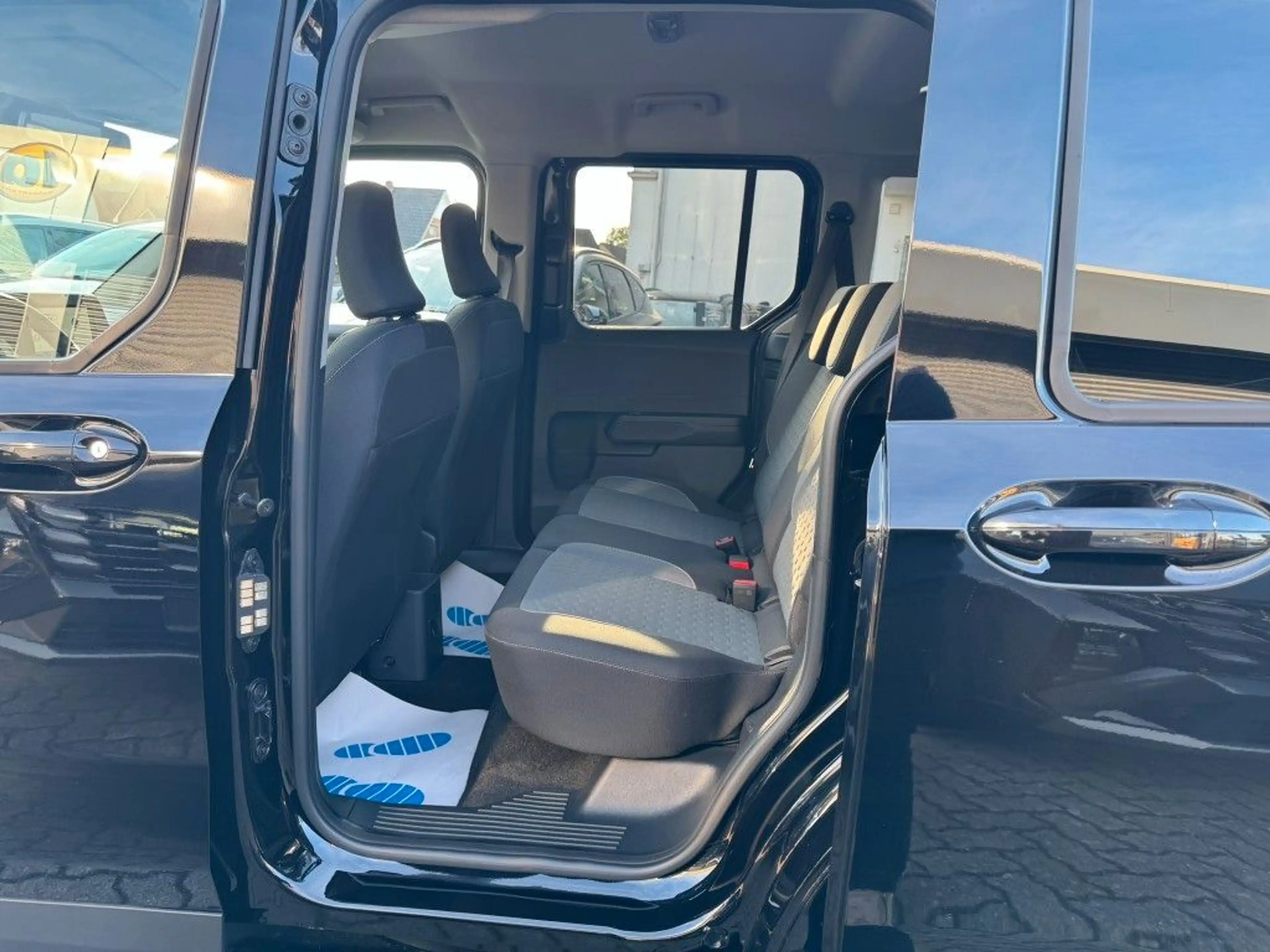 Ford Tourneo Courier Titanium Automatik /KAM/LHZ/SHZ — photo 5