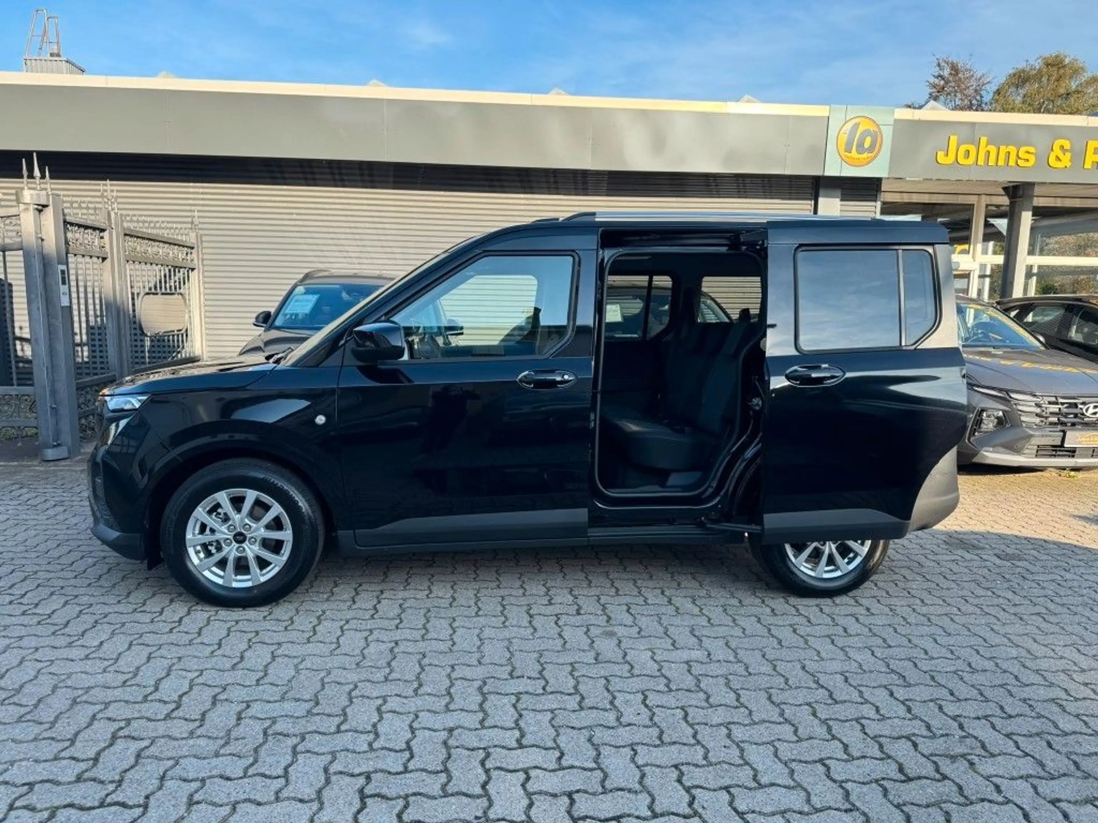 Ford Tourneo Courier Titanium Automatik /KAM/LHZ/SHZ — photo 4