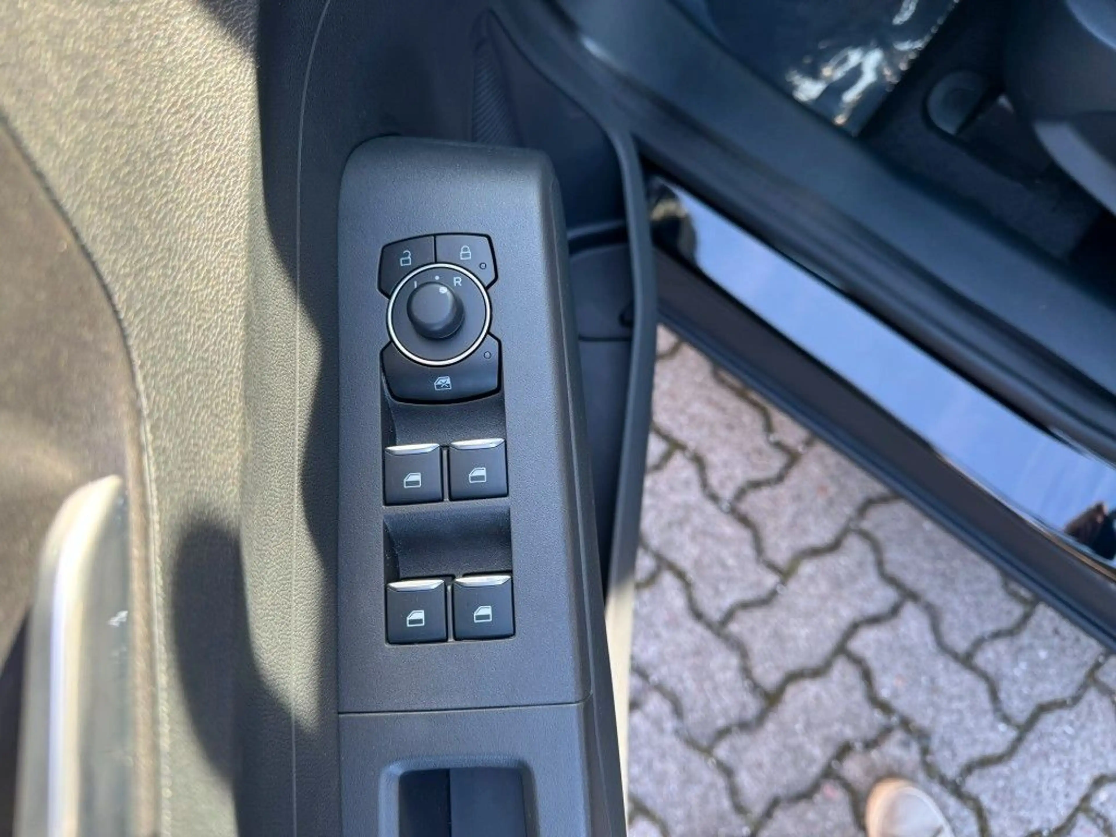 Ford Tourneo Courier Titanium Automatik /KAM/LHZ/SHZ — photo 18