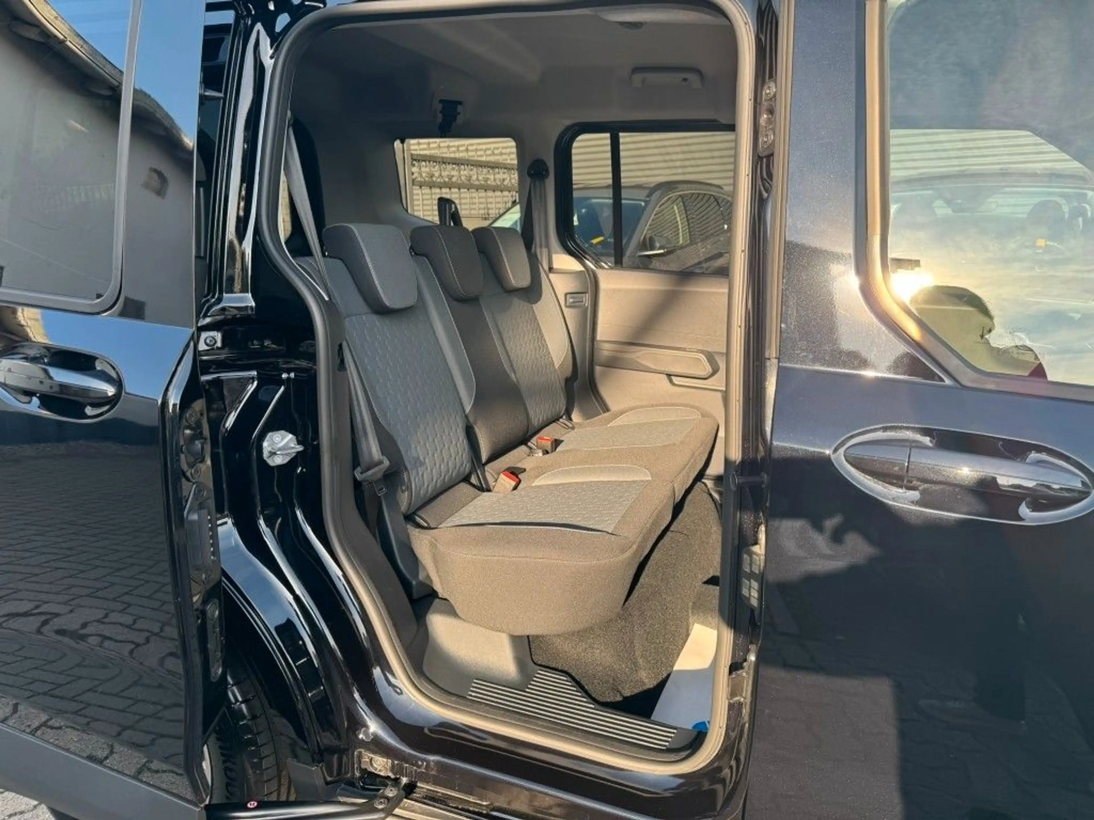 Ford Tourneo Courier Titanium Automatik /KAM/LHZ/SHZ — photo 14