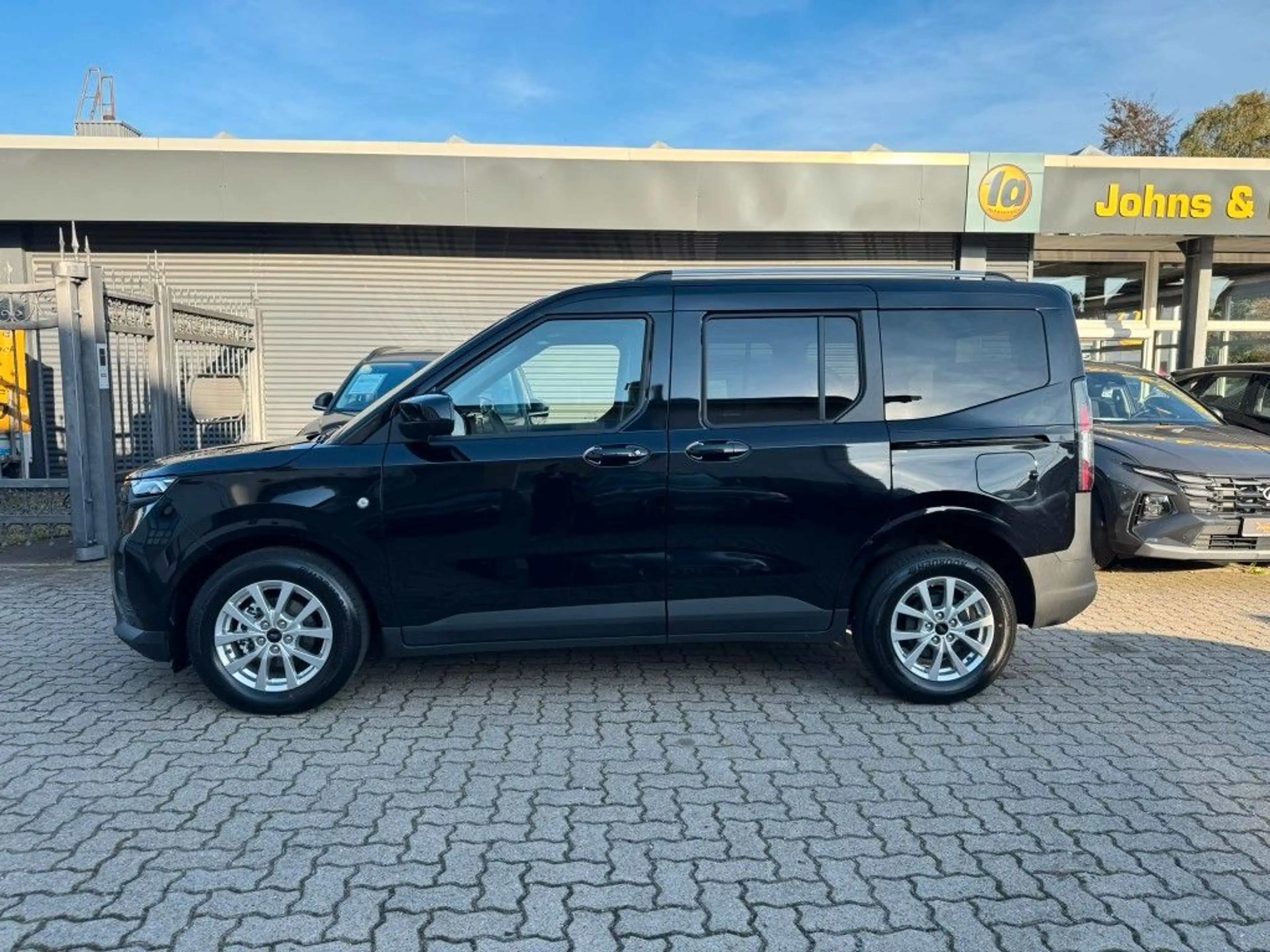Ford Tourneo Courier Titanium Automatik /KAM/LHZ/SHZ — photo 3