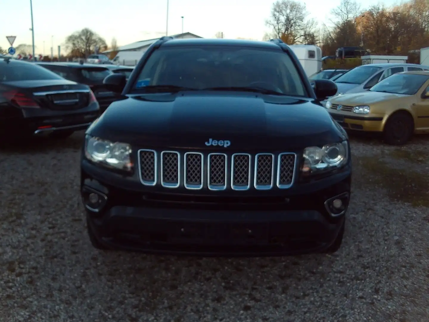 Jeep Compass Limited 4x4 1.Hand Klima Alu AHK Schwarz - 2