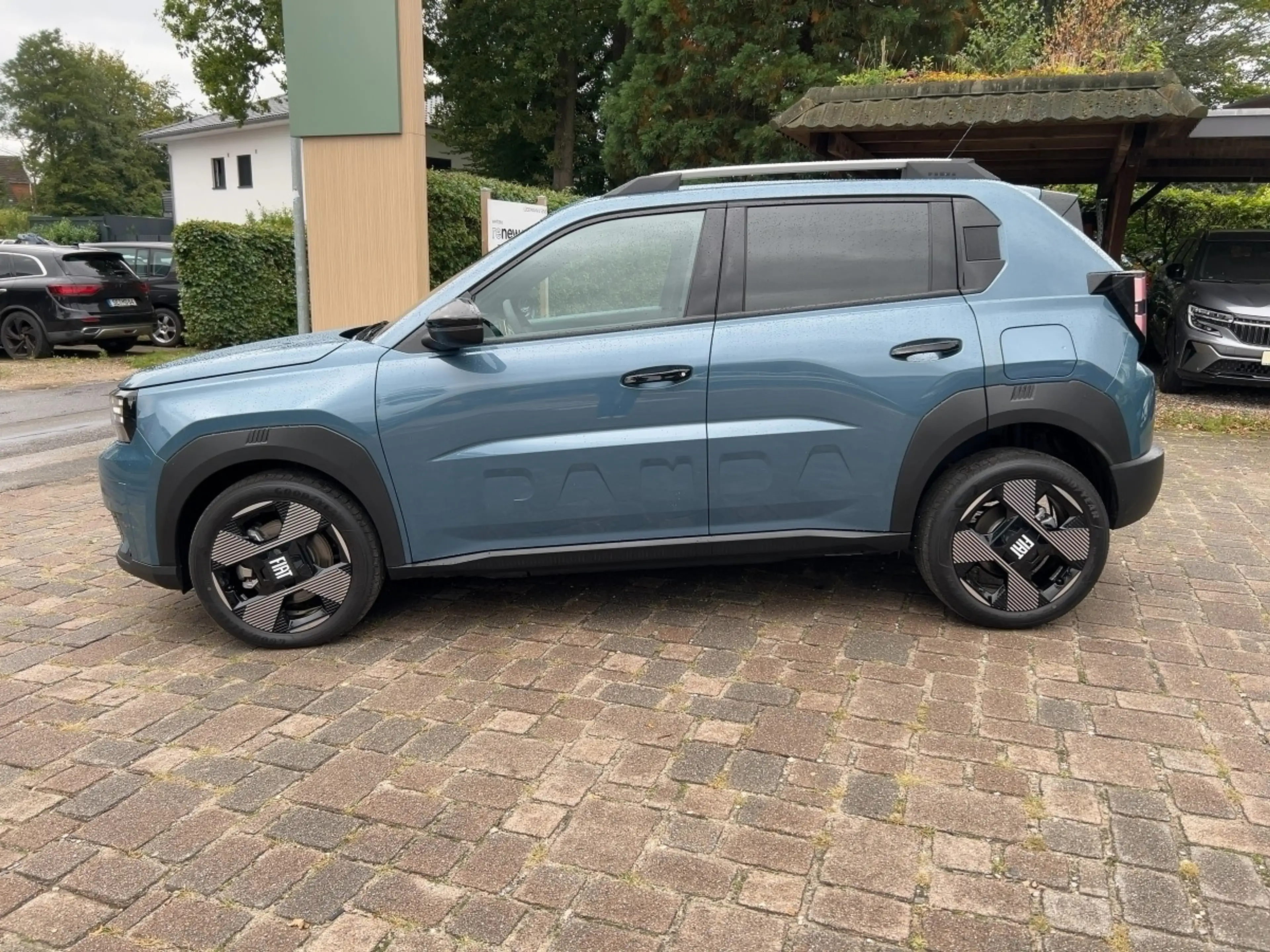 Fiat Grande Panda electric drive 83 kW La Prima — photo 2