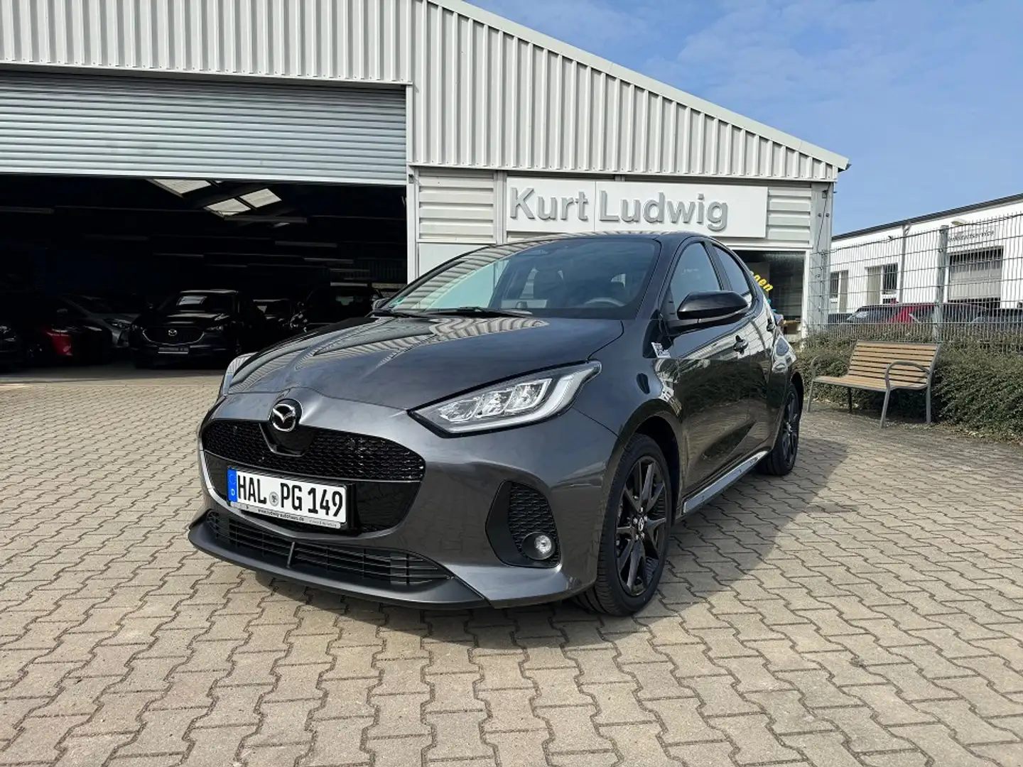 Mazda 2 Hybrid 2024 5HB 1.5L VVT-i 116 PS e-CVT FWD HOMUR Grau - 2