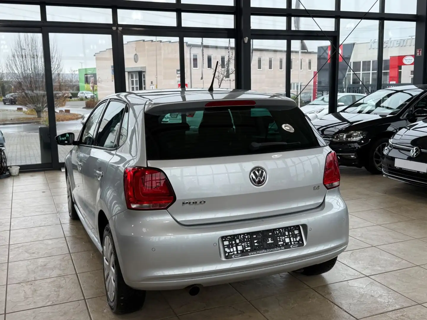 Volkswagen Polo V Team /Automatik Silber - 2