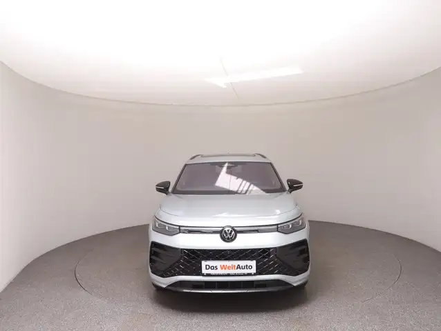 Volkswagen Tayron view 2