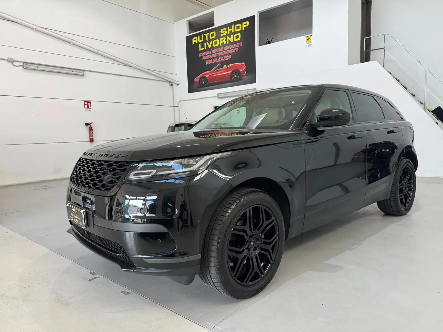 Land Rover Range Rover Velar Range Rover Velar 2.0 td4 R-Dynamic HSE 180cv auto Nero - 2