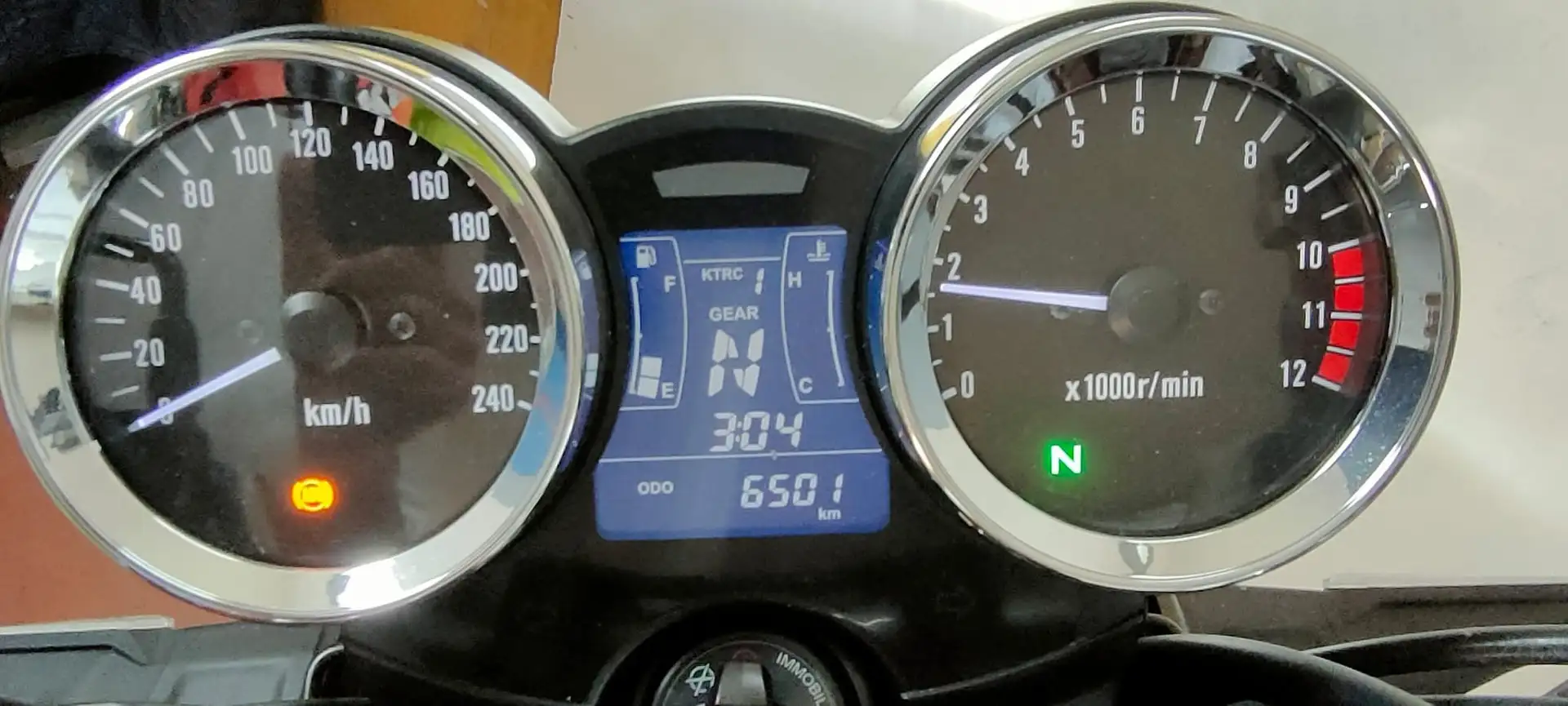 Kawasaki Z900RS Arancione - 1