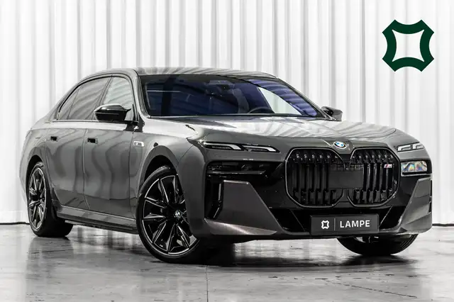 BMW 760 M760e xDrive Executive Lounge Entertainment Experience Massage