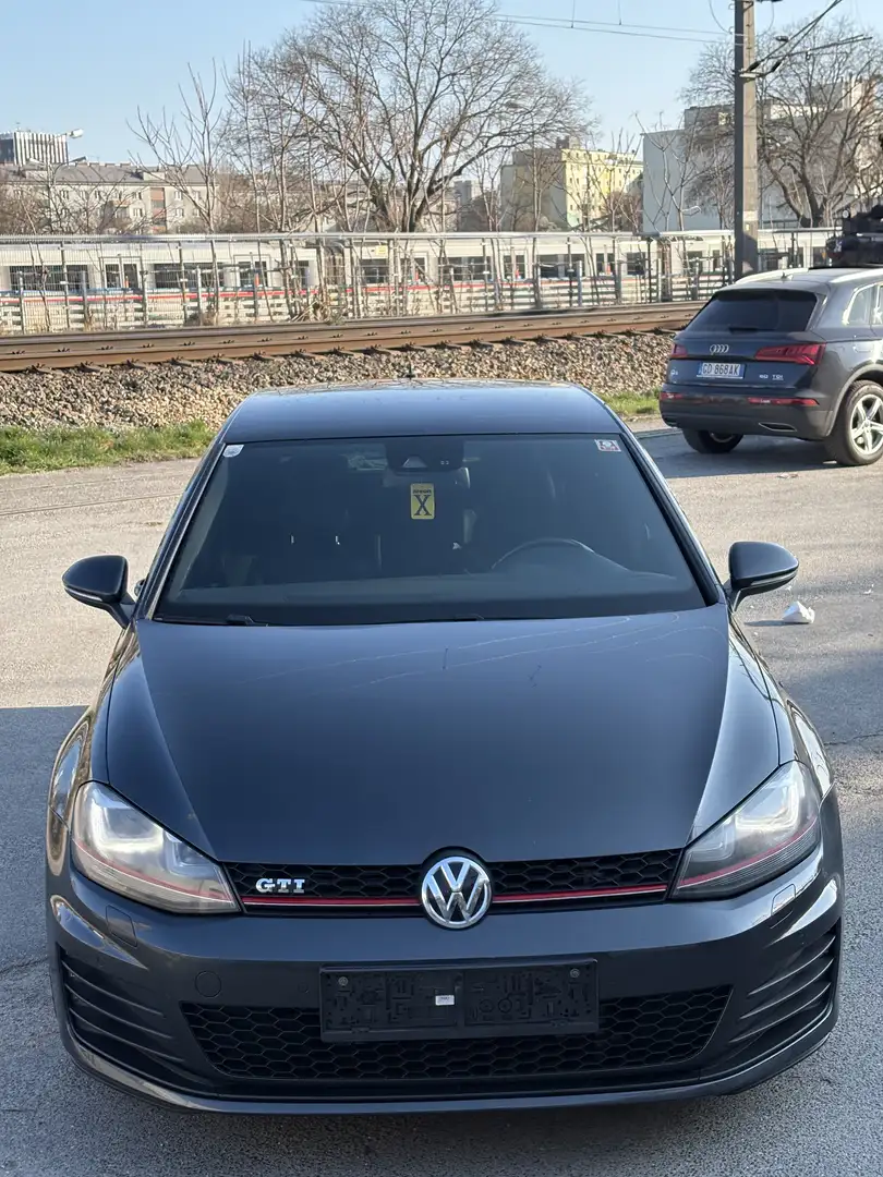 Volkswagen Golf GTI 2,0 TSI DSG Performance - 2