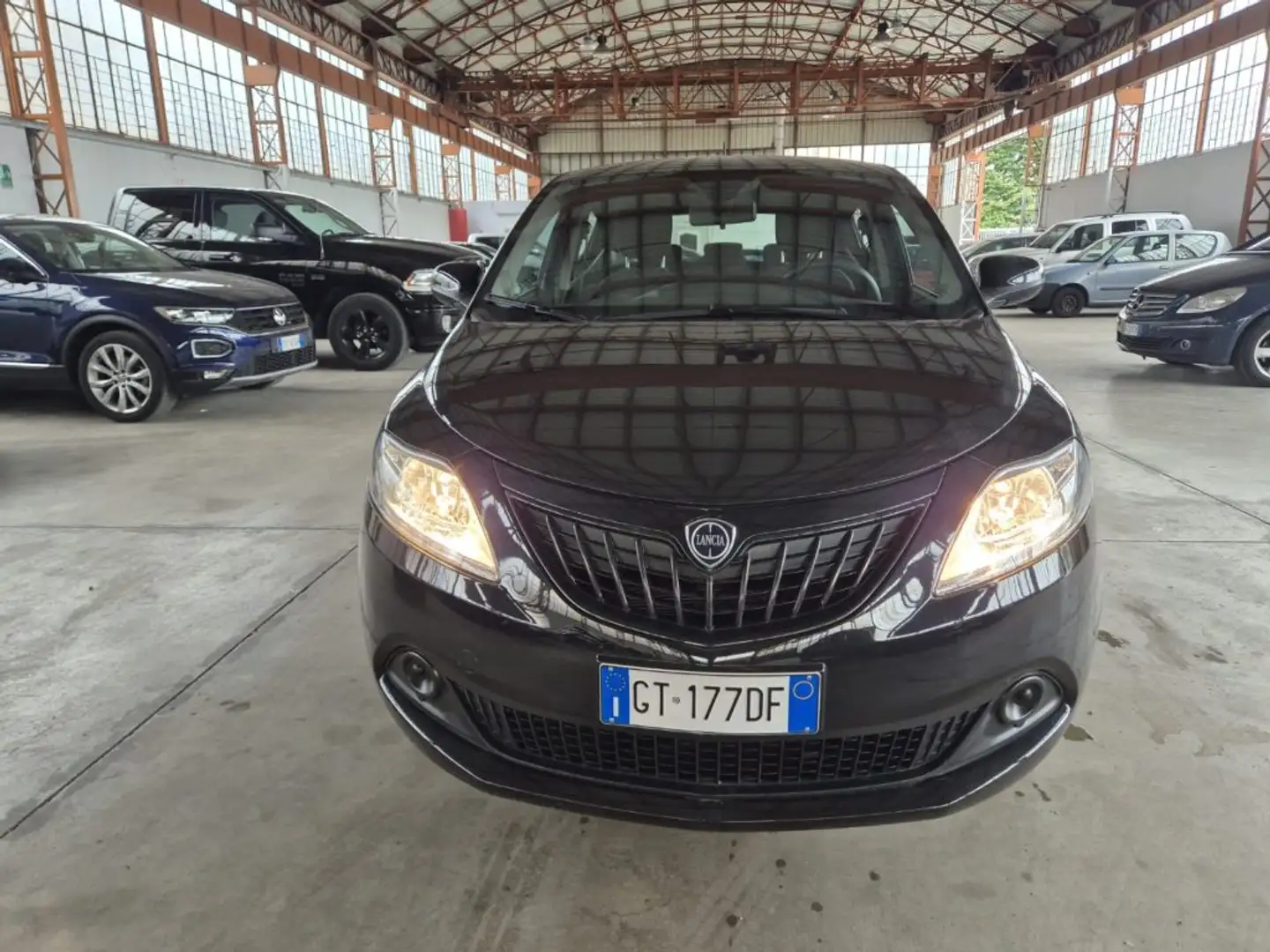 Lancia Ypsilon 1.0 FireFly 5 porte S&S Hybrid Alberta Ferretti Nero - 1