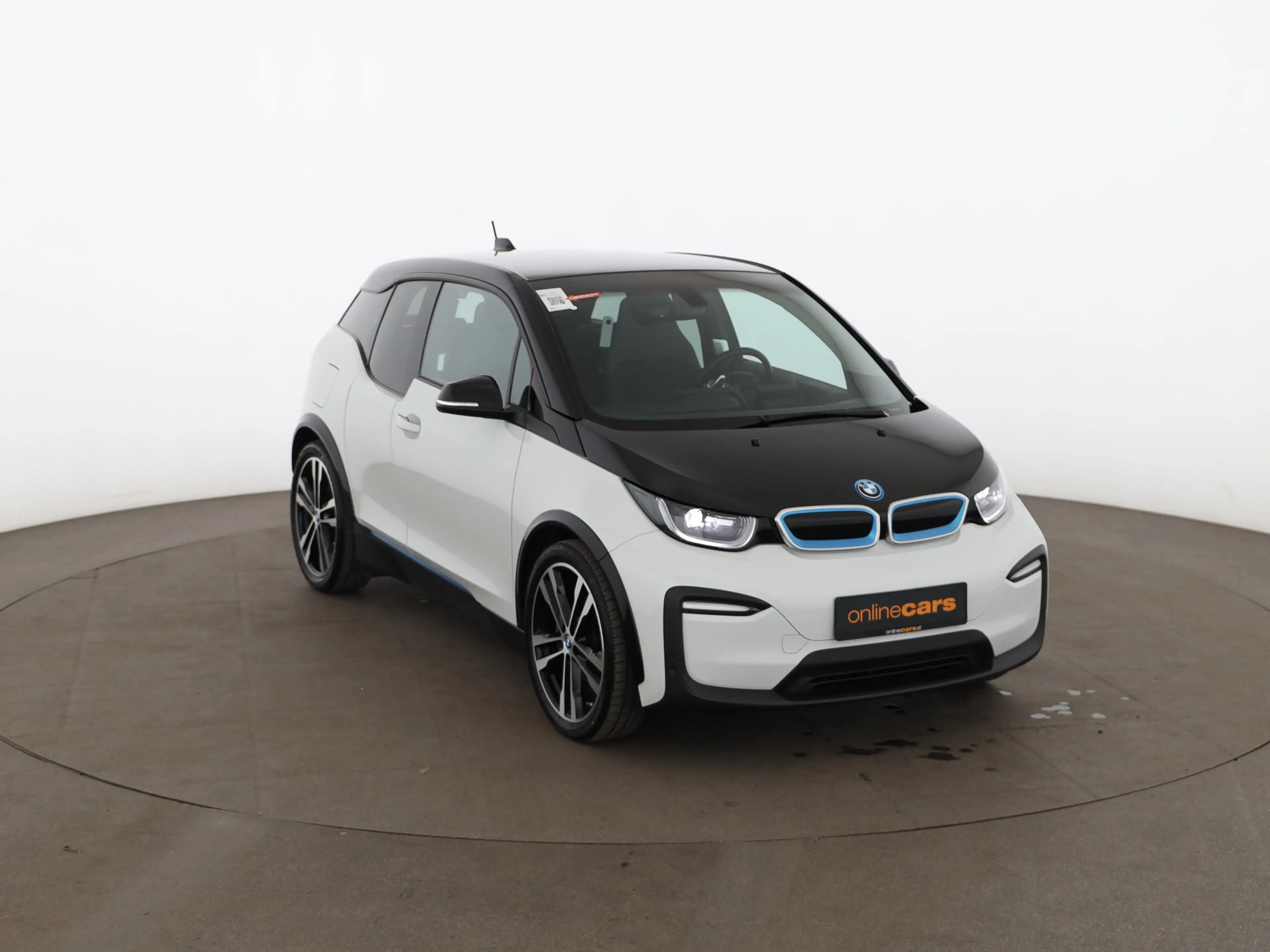 BMW i3 42kWh Aut LED WAERMEPUMPE NAVI R-CAM SITZHZG — photo 5
