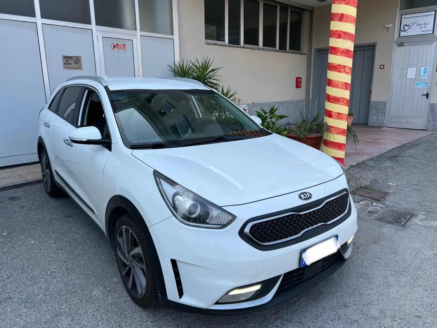 Kia Niro 1.6 GDi DCT HEV Style Bianco - 2