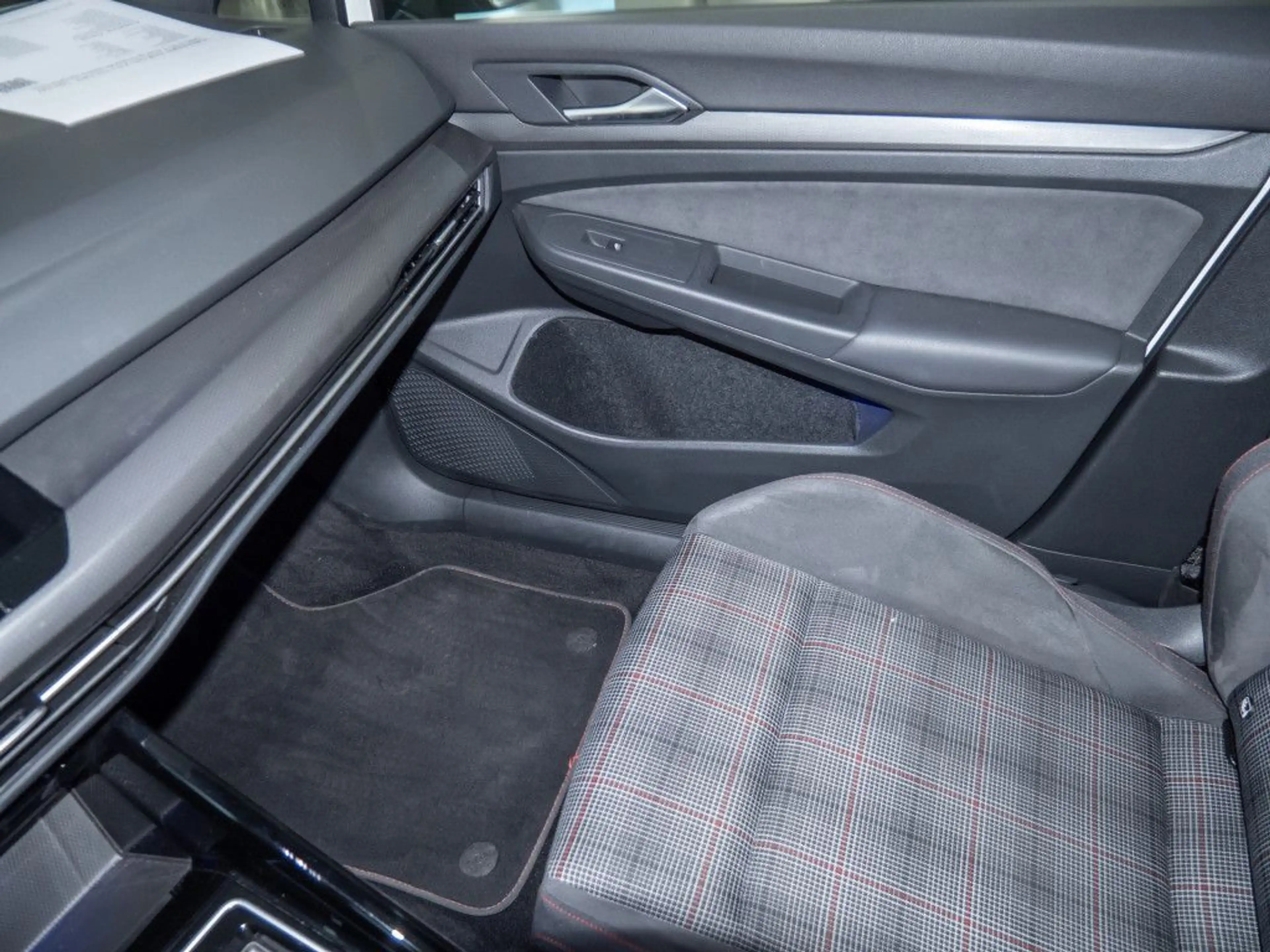 Volkswagen Golf GTI Golf VIII GTI 2.0 TSI Pano Navi-Pro Kamera ACC — photo 14