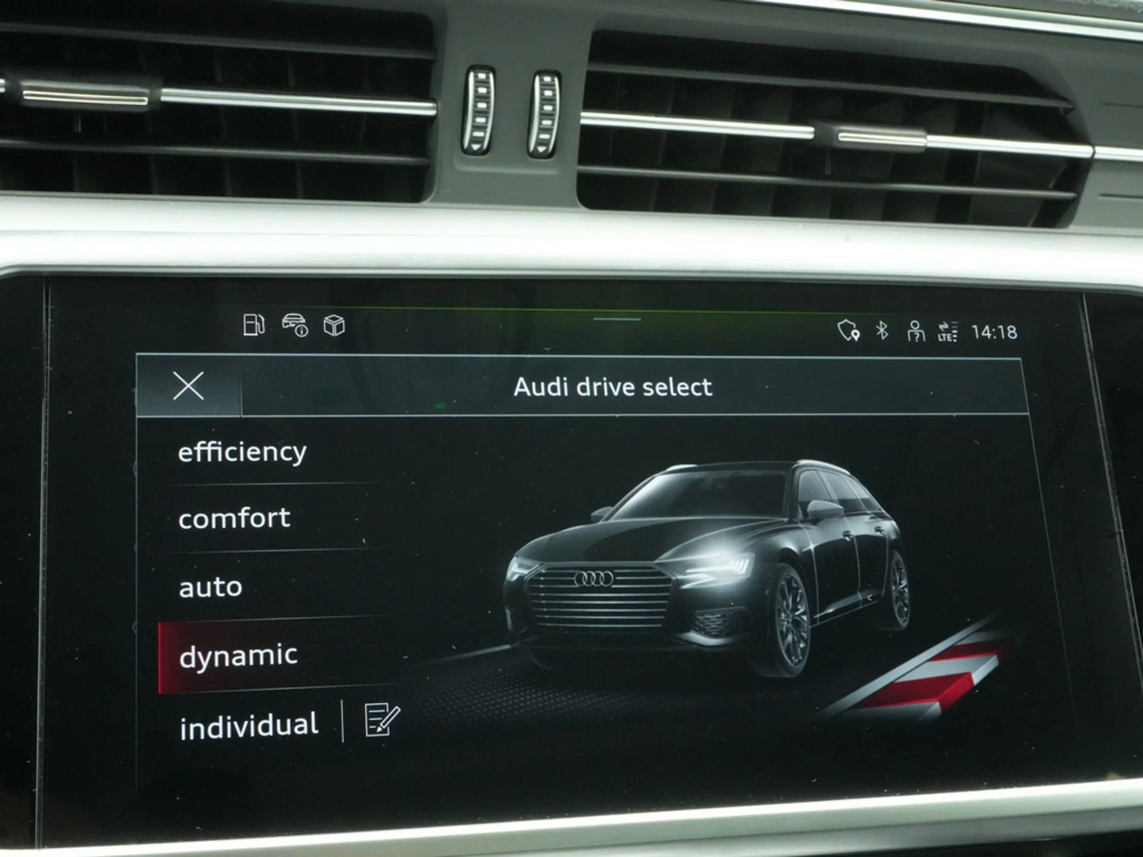 Audi A6 Avant 55 e quattro S line MATRIX PANO KAM — photo 13