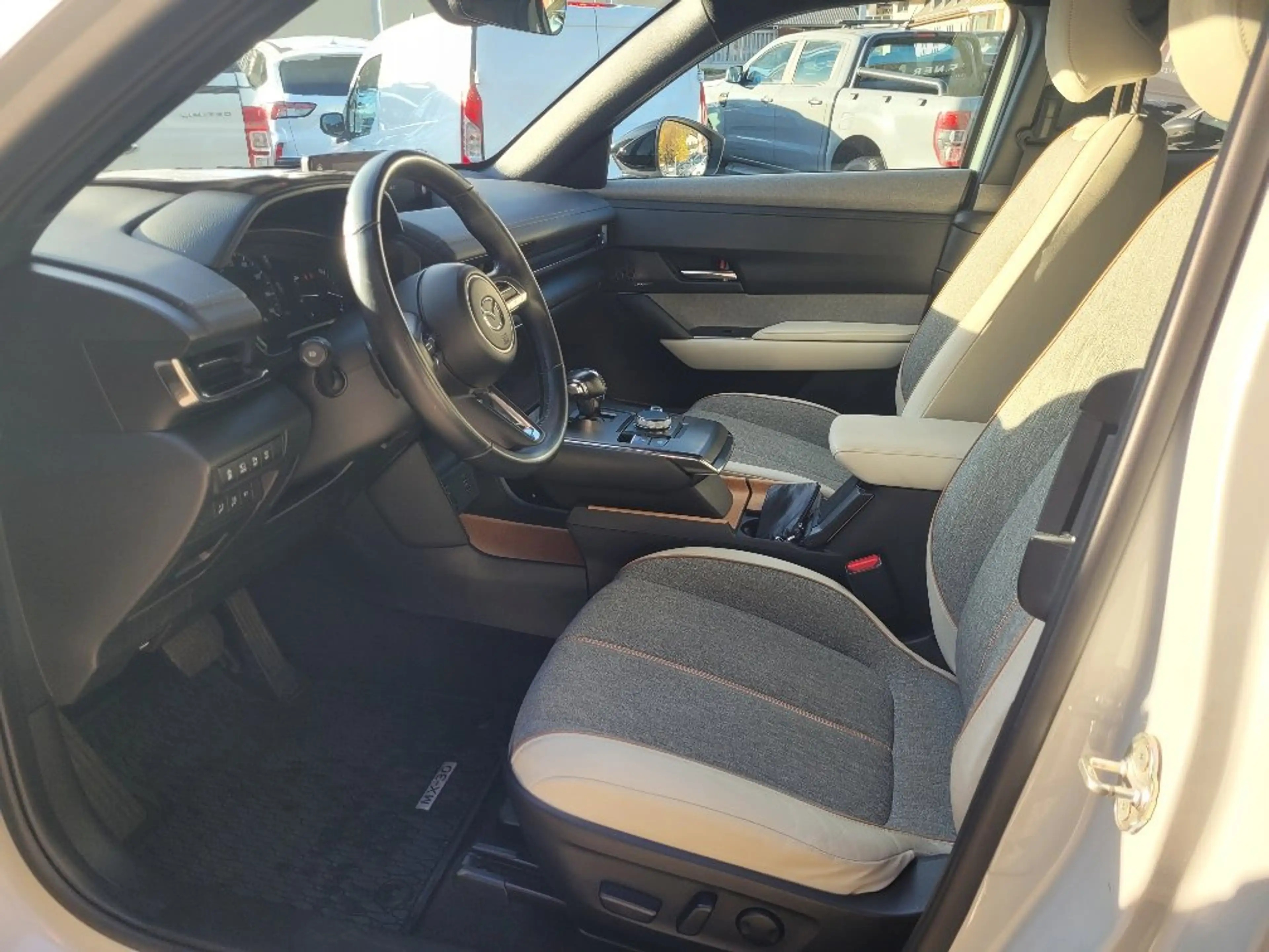 Mazda MX-30 35,5kWh GTE+ Premium Modern/Tech — photo 14