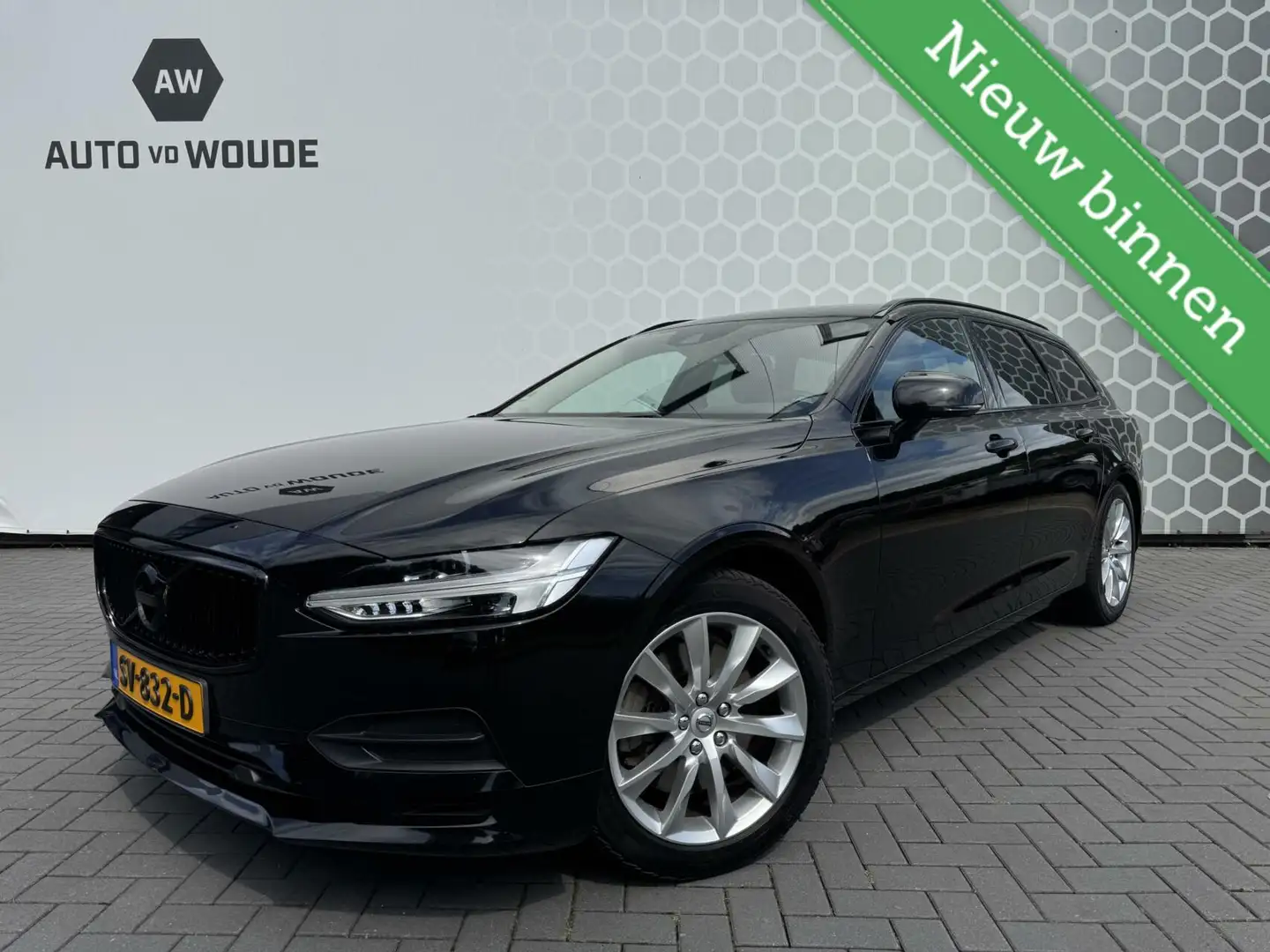 Volvo V90 2.0 T4 Sport Black Edition Trekhaak NAP Leder Led Zwart - 1