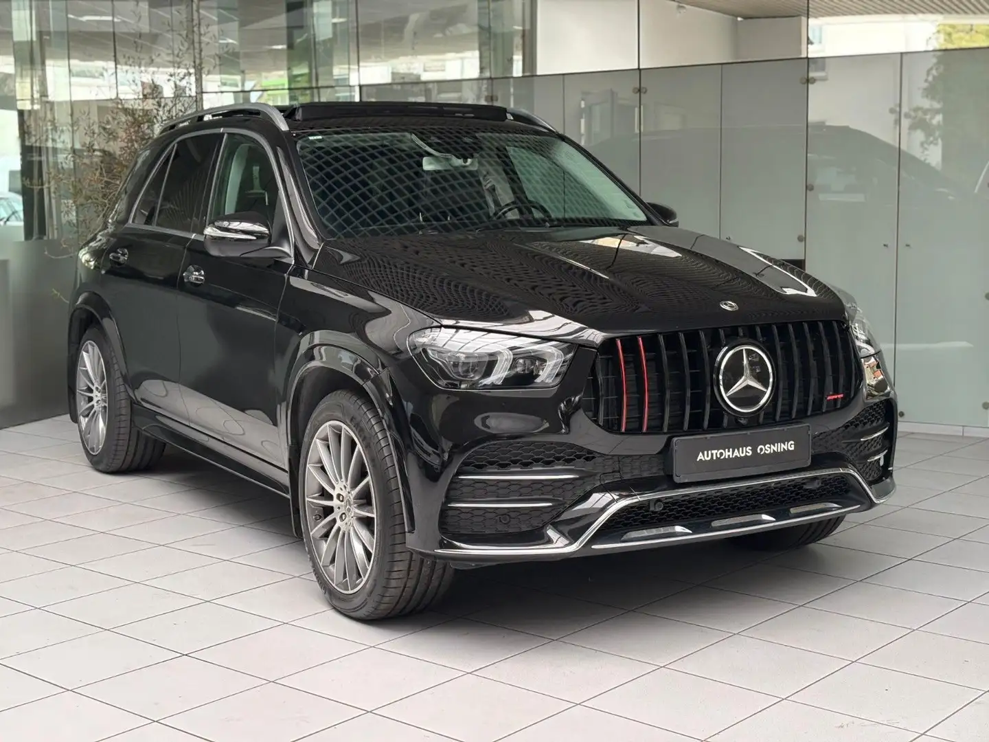 Mercedes-Benz GLE 300 d AMG 4MATIC PANO BURMESTER 360° AHK Schwarz - 1