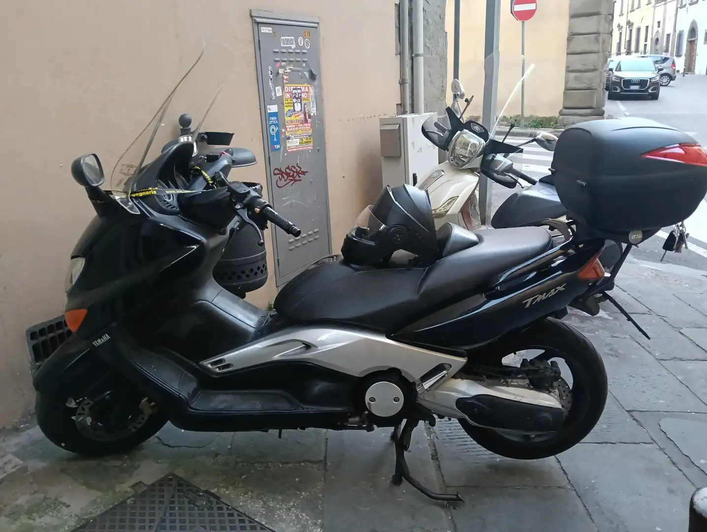 Yamaha TMAX 500 accessoriato Negro - 2