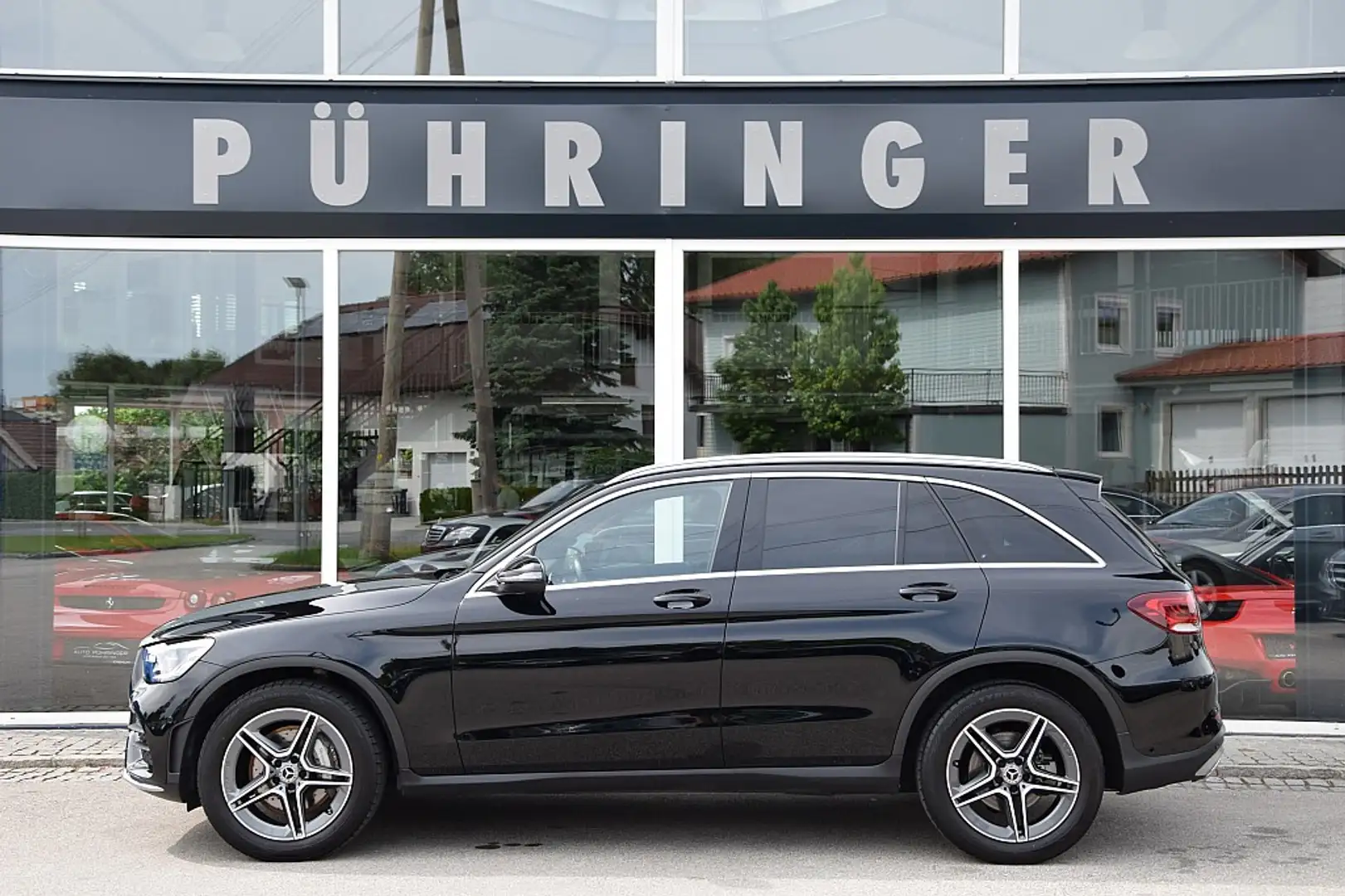 Mercedes-Benz GLC 300 d 4MATIC Aut. *AMG-Line* Schwarz - 1