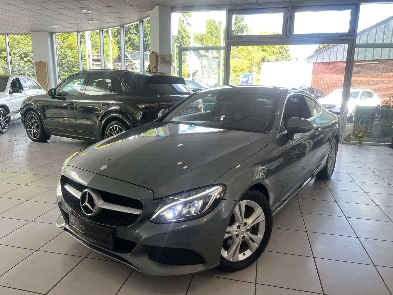 Second hand Mercedes Benz C-Class 