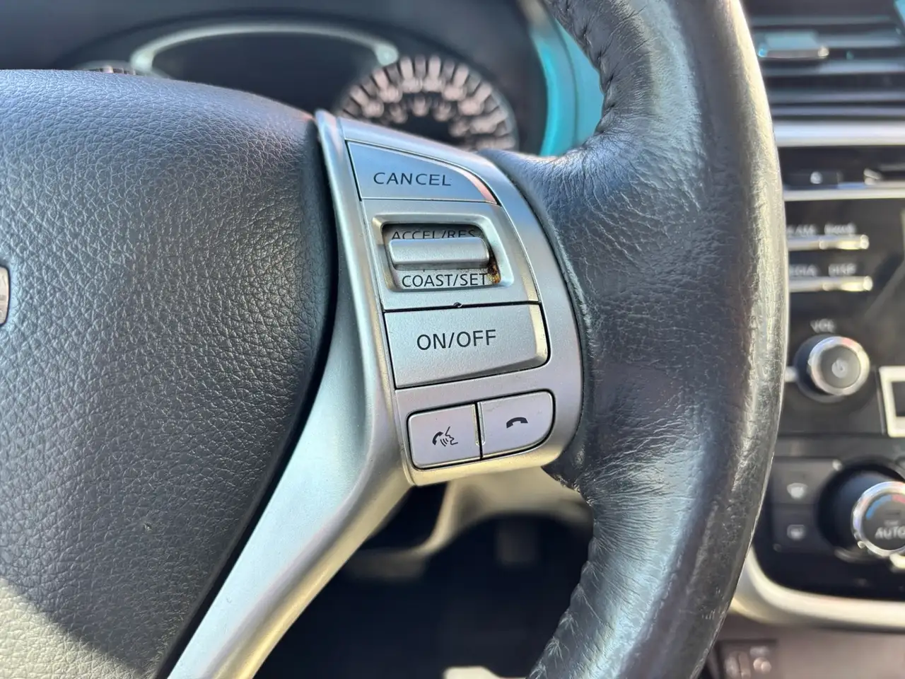 Nissan Altima снимка Nissan Altima
