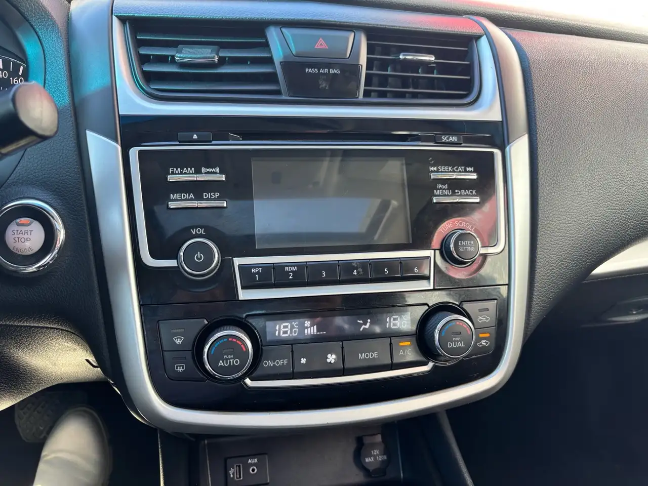 Nissan Altima снимка Nissan Altima