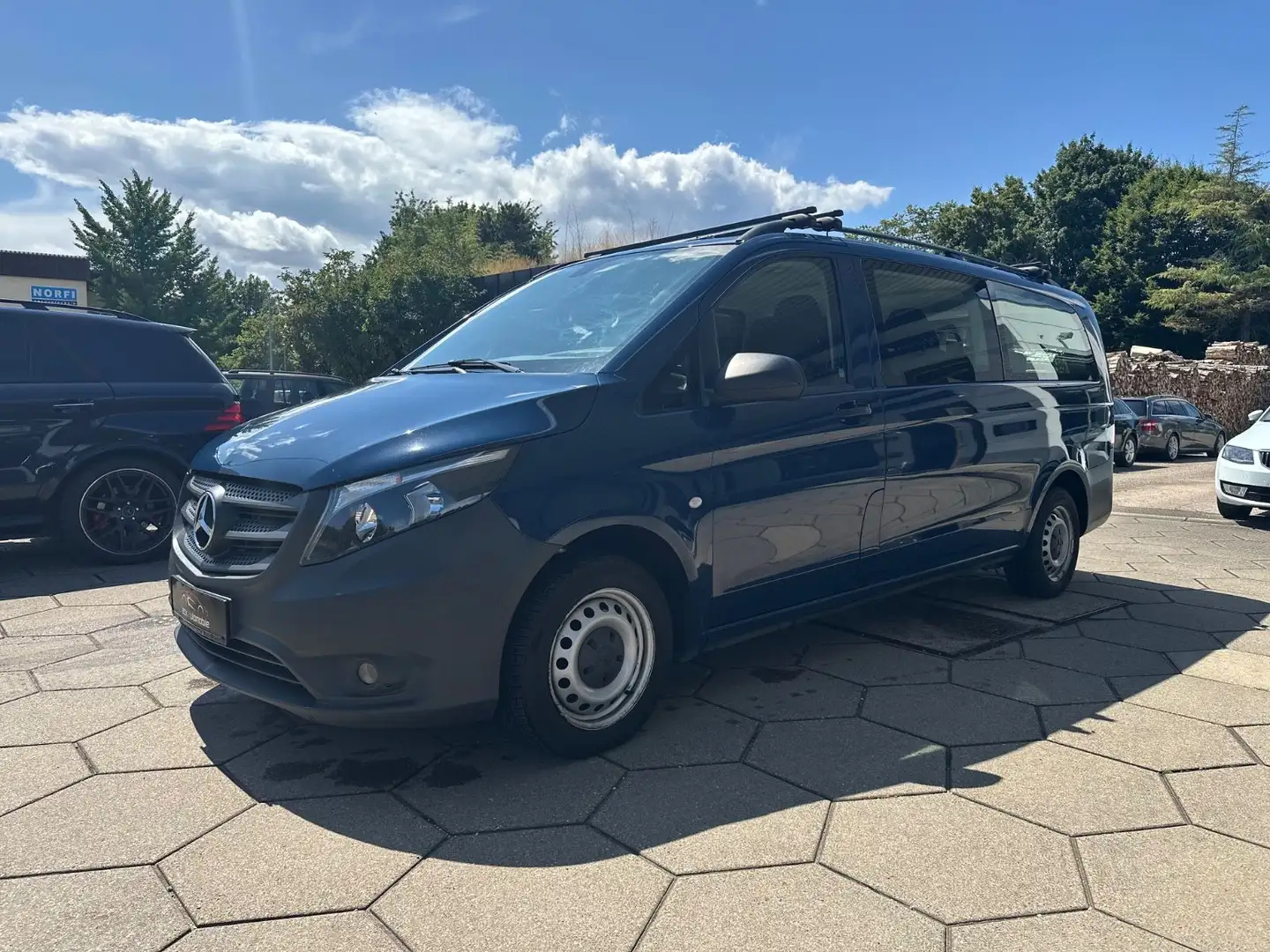 Mercedes-Benz Vito Tourer 114 CDI Pro extralang Blau - 1