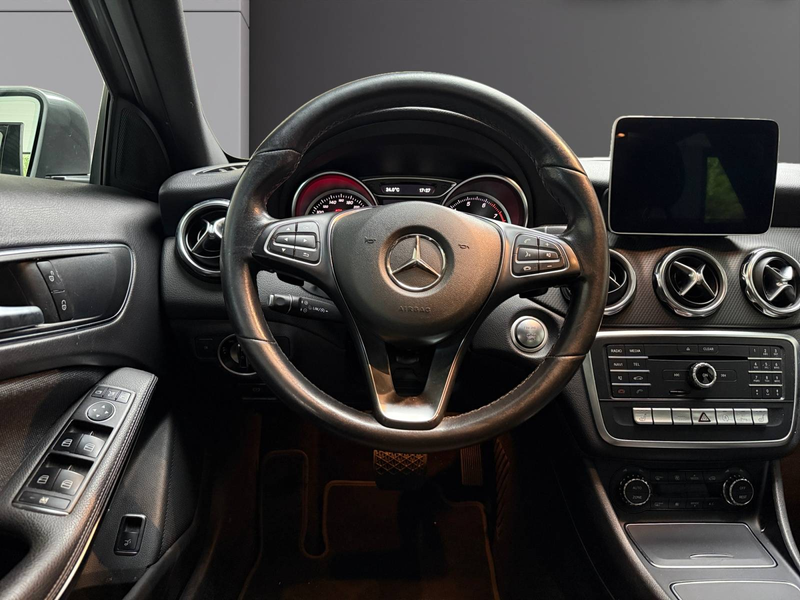 Mercedes-Benz GLA 180 GLA 180 Business Solution - GARANTIE 12 MOIS - TO panoramique — photo 9
