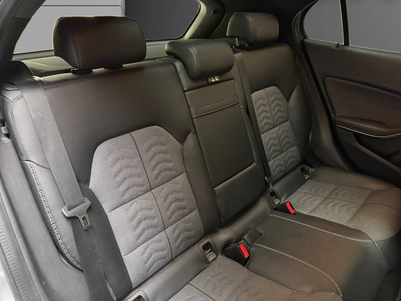 Mercedes-Benz GLA 180 GLA 180 Business Solution - GARANTIE 12 MOIS - TO panoramique — photo 13