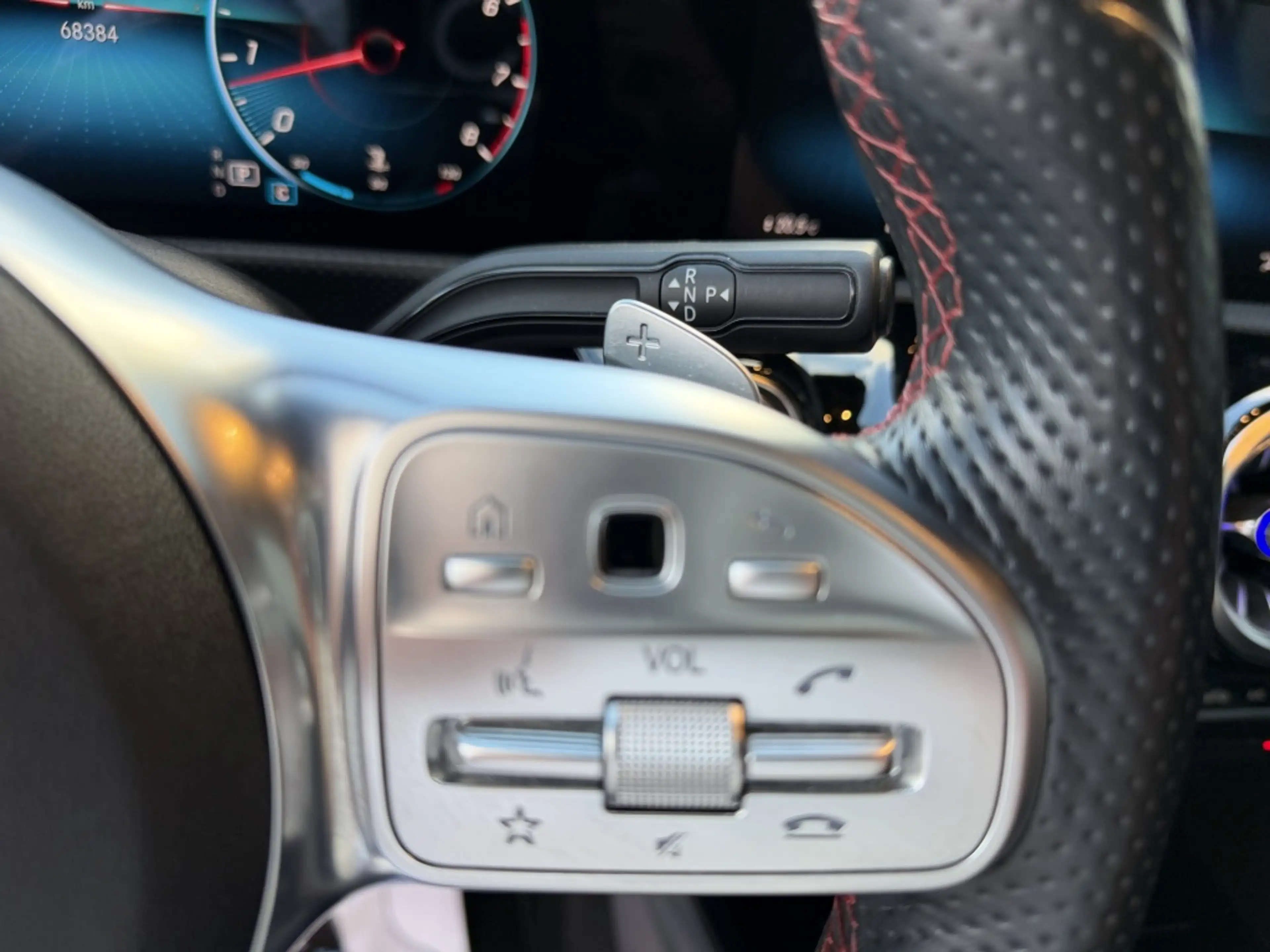 Mercedes-Benz A 250 AMG Pano*Clima*Ambient TOPSTAAT ✅ — photo 12